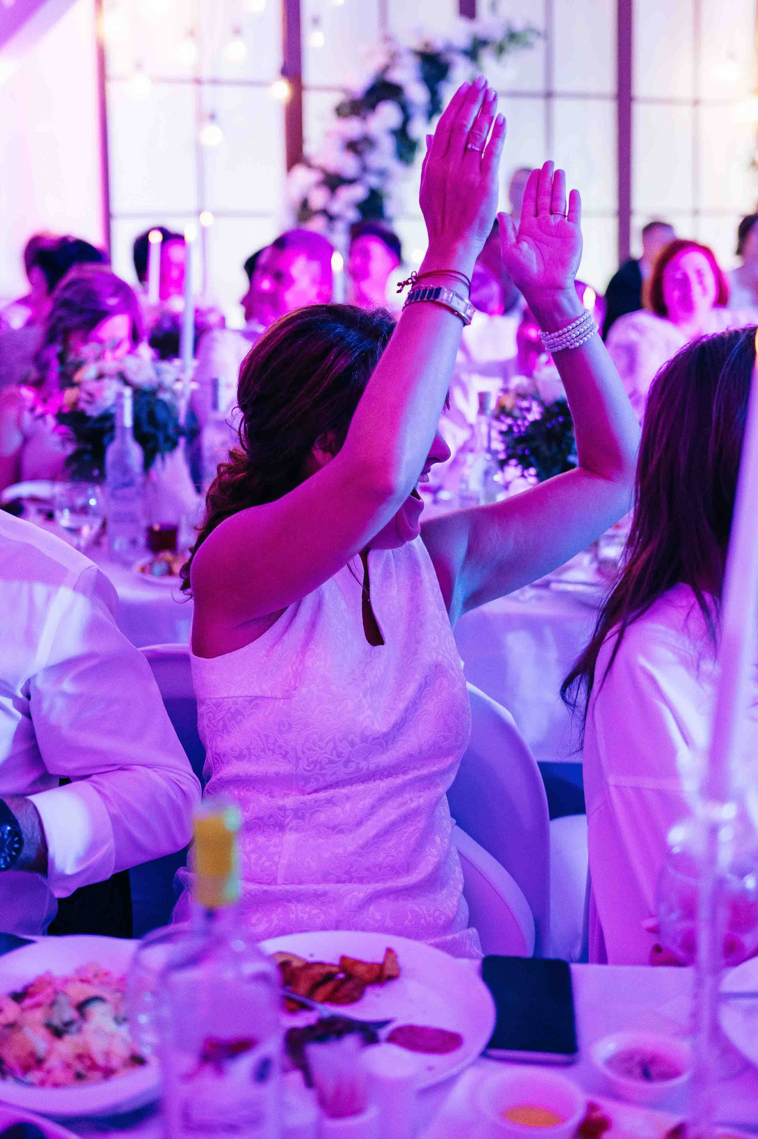 Совместные сборы в отеле. Свадебный и семейный фотограф в Котласе Никита Попов