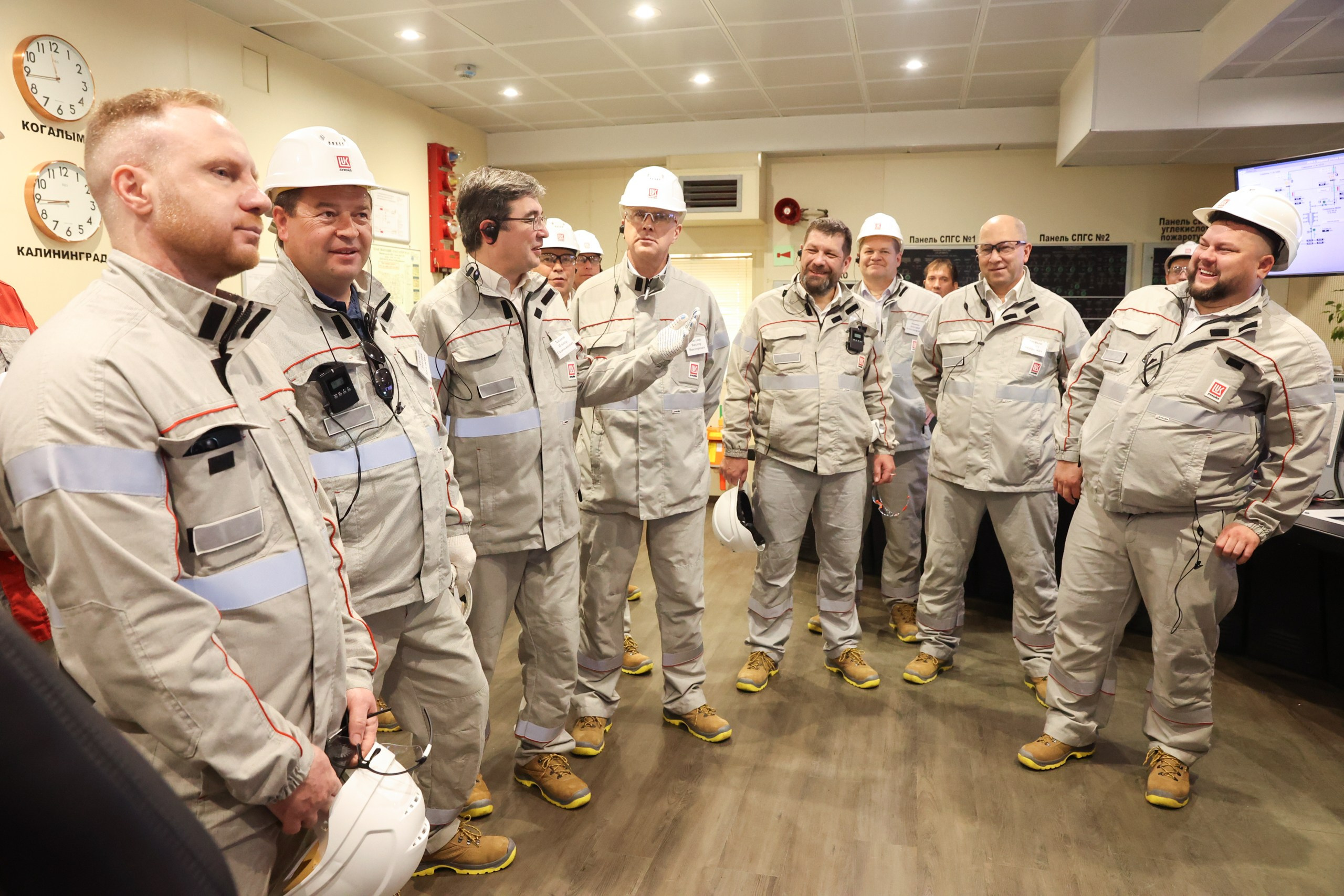 Лукойл — Каспийская буровая установка. Flint — photographer