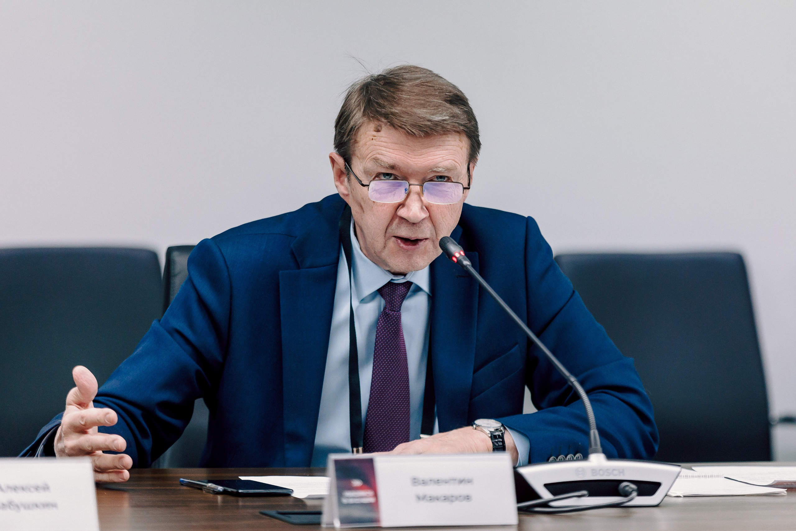 СКБ Контур — Форум будущего — Деловая программа. Лёшка Варзегов — фотограф