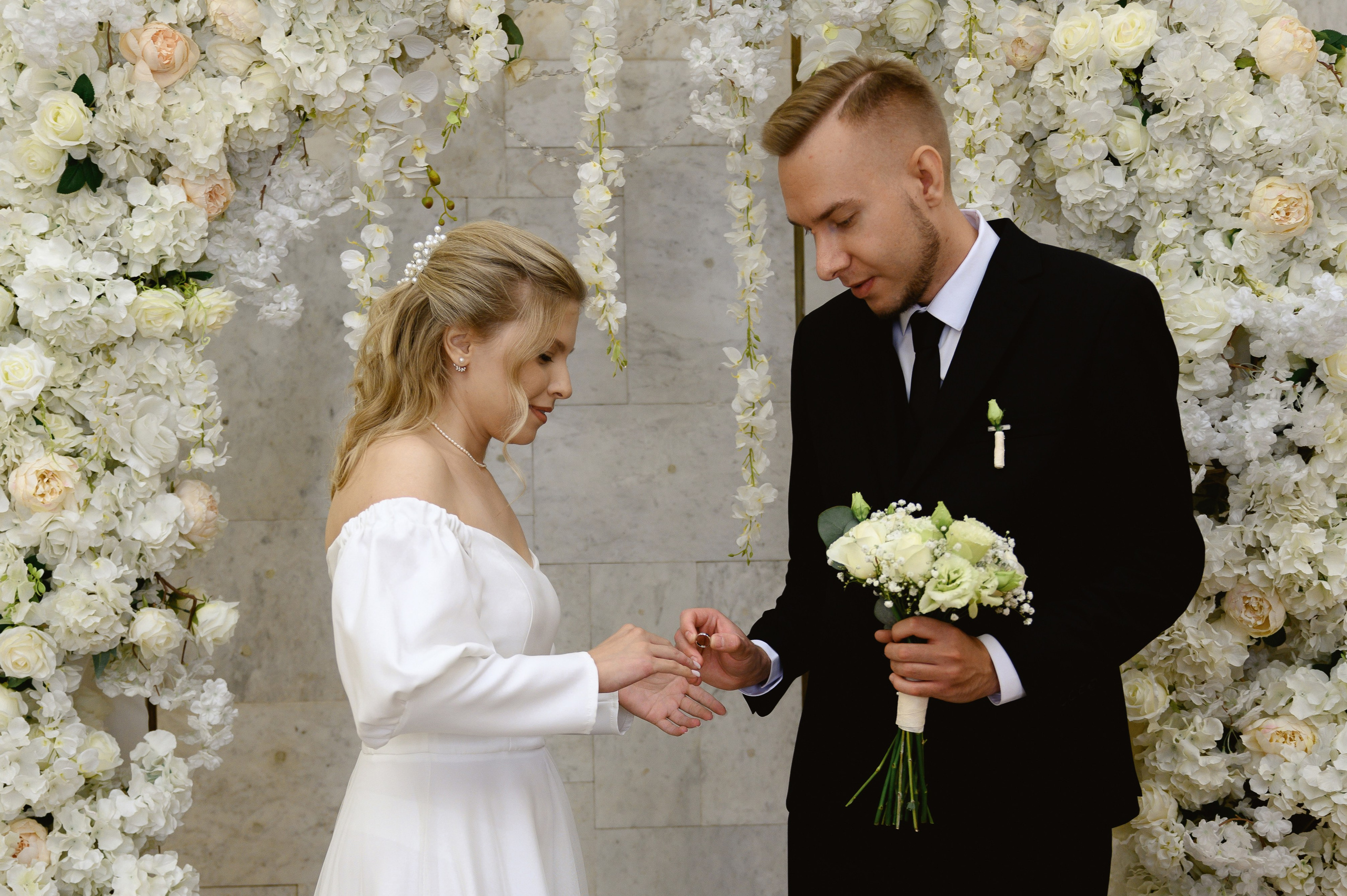 Свадебная съемка в Ростове, прогулка на яхте и семейный ужин за городом