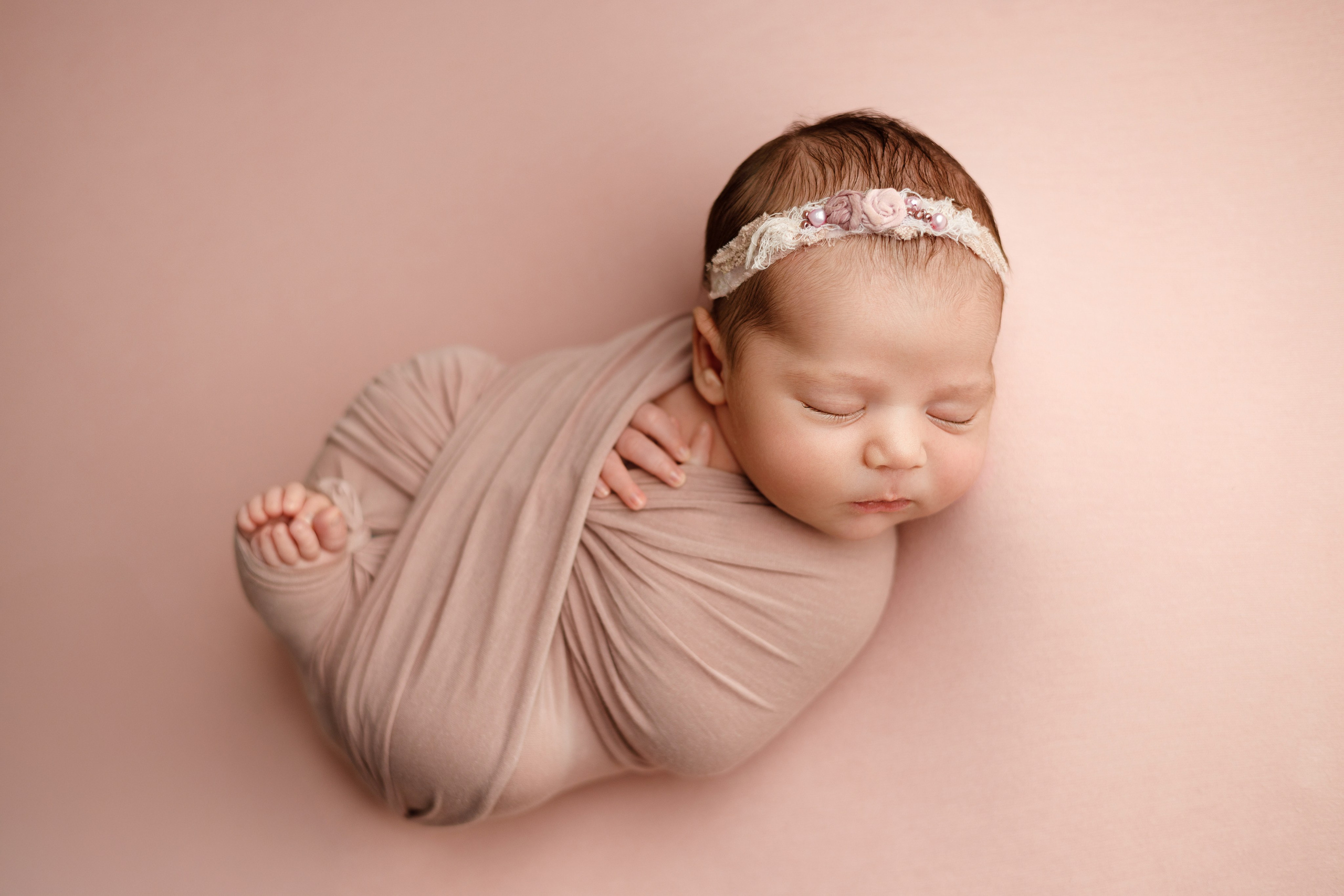 Новорожденные. Алена. Профессиональная детская и семейная фотостудия в Краснодаре