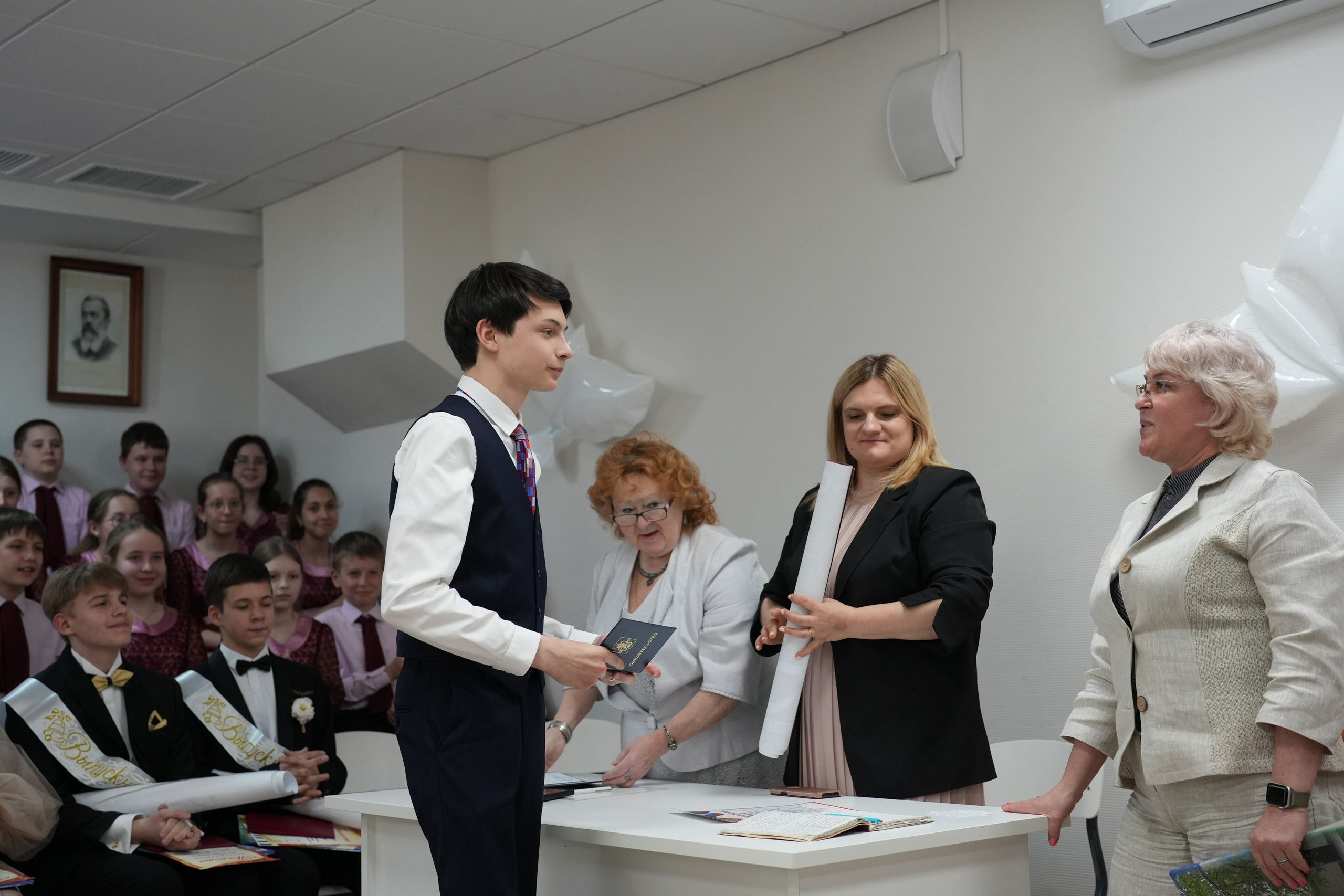 Выпускной в музыкально-хоровой школе г. Москвы № 106. Семейный и детский фотограф в Москве Оксана Чибизова