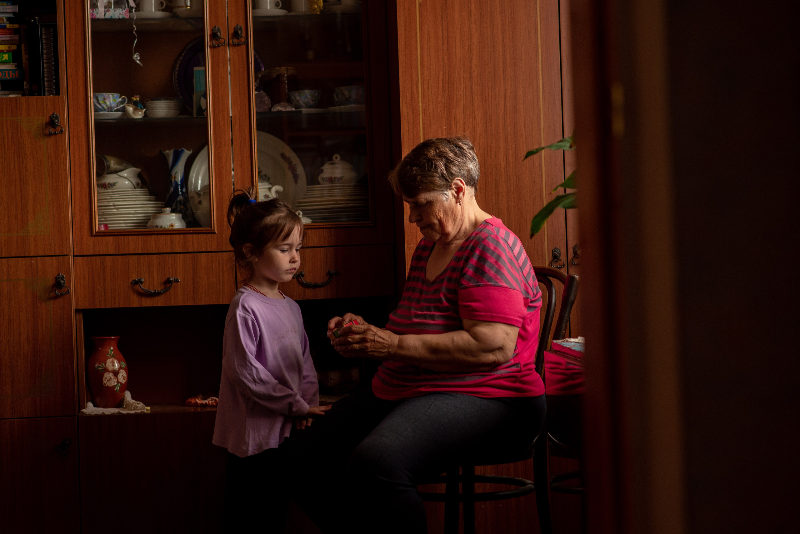 Домашняя съемка. Бабушка с внуками. Свадебный и семейный фотограф Полина Малюкова Москва, Химки, Зеленоград