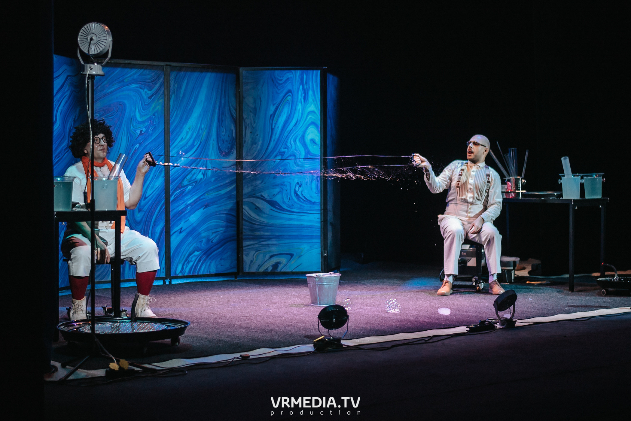 Шоу мыльных пузырей CLINK