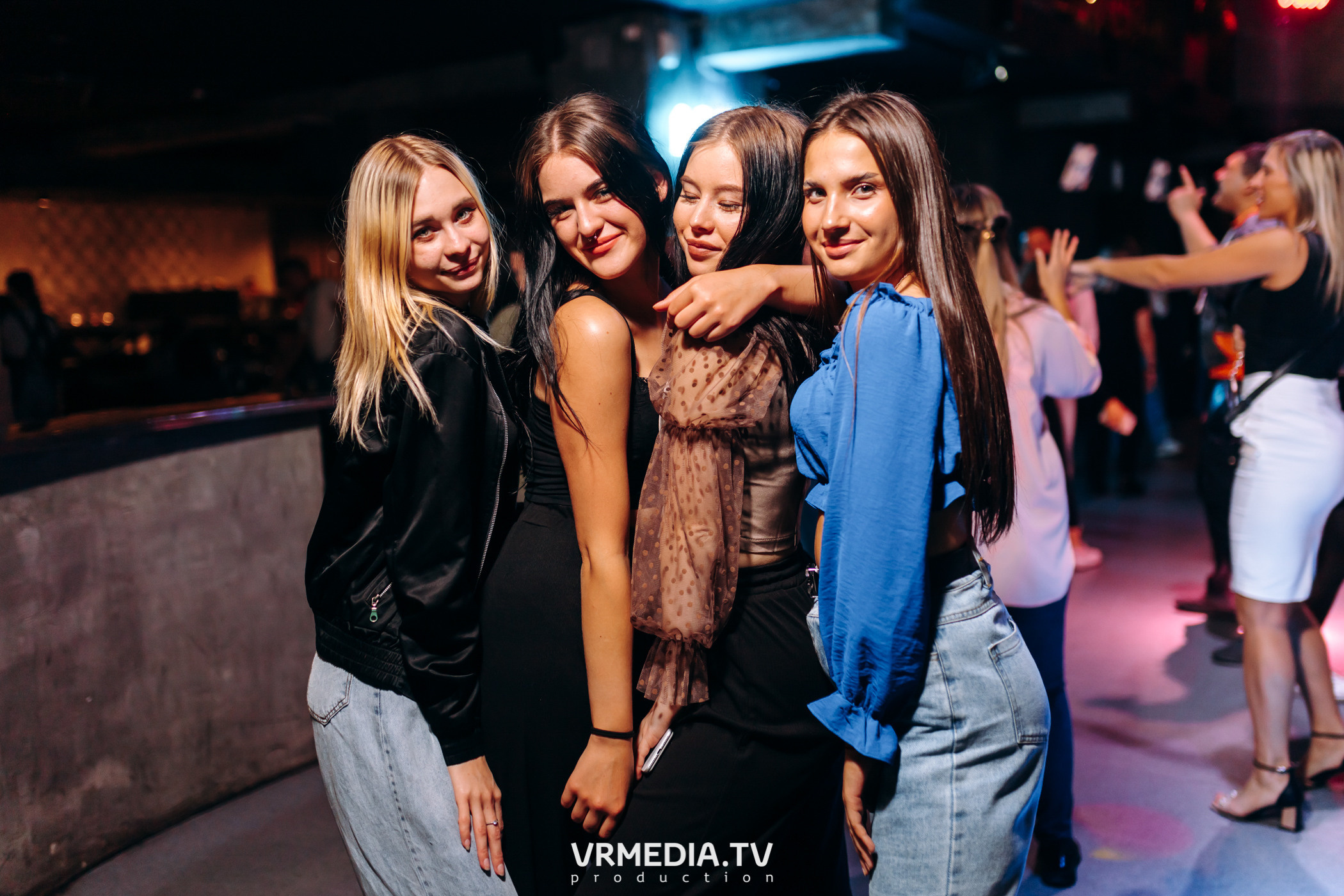 Выходные в баре «DOSKI»