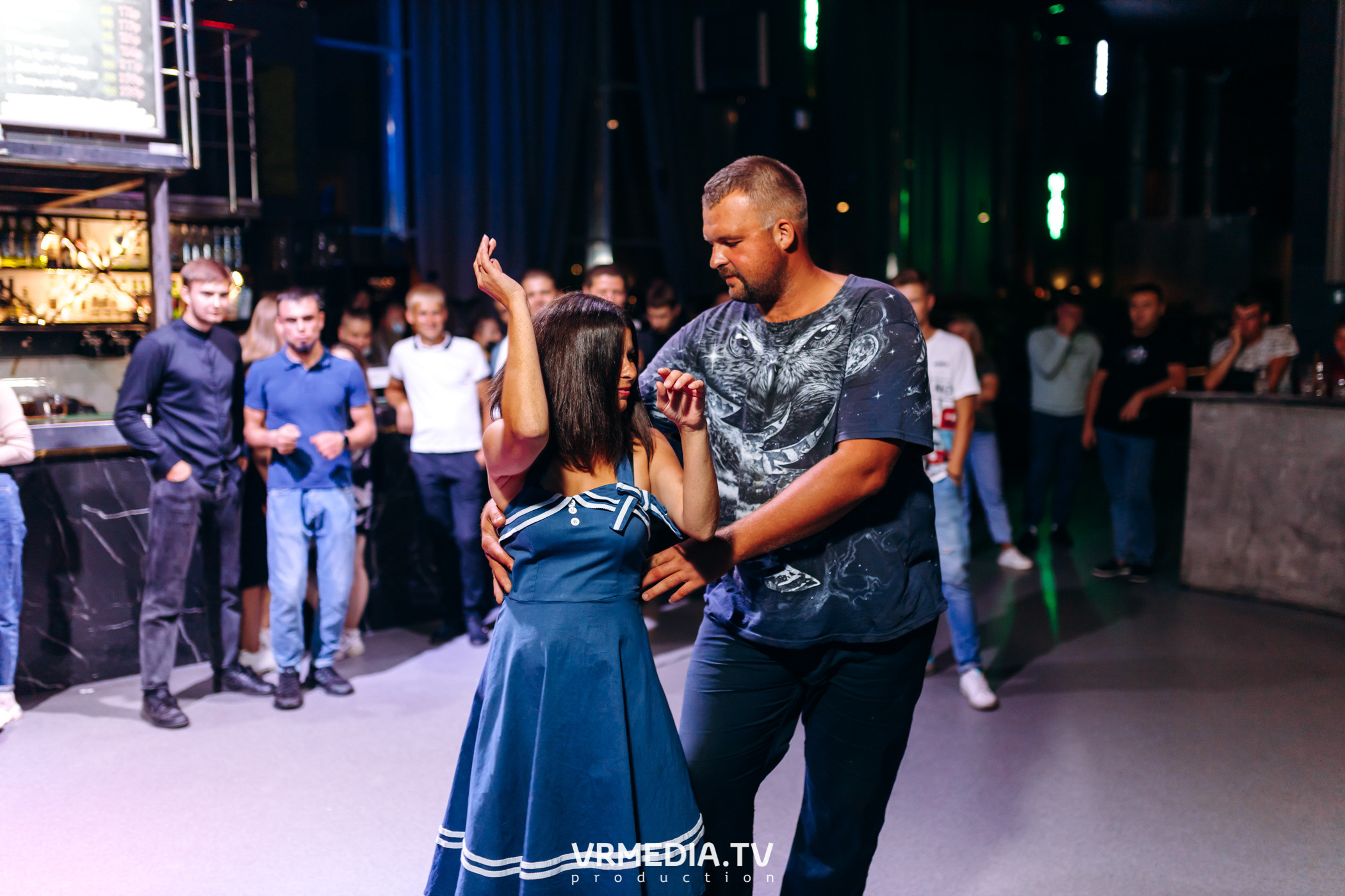 Выходные в баре «DOSKI»