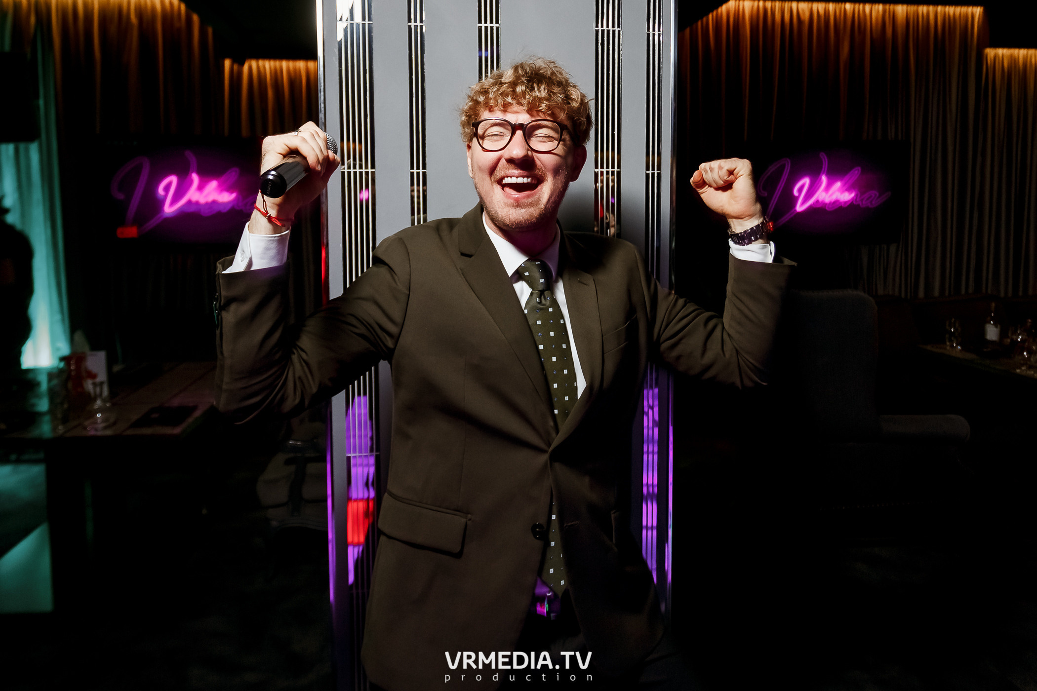 Выходные в караоке-баре «Volna»