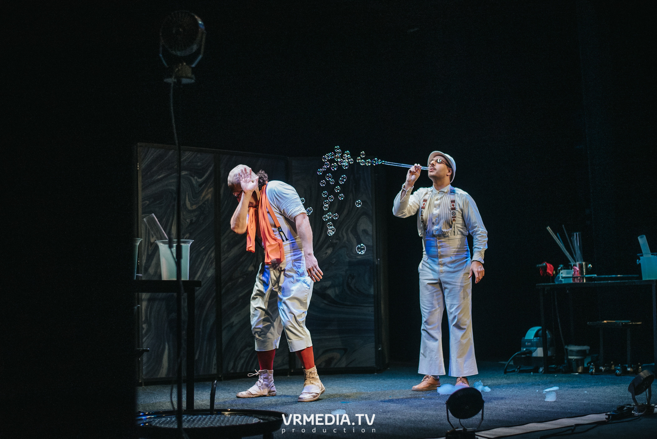 Шоу мыльных пузырей CLINK