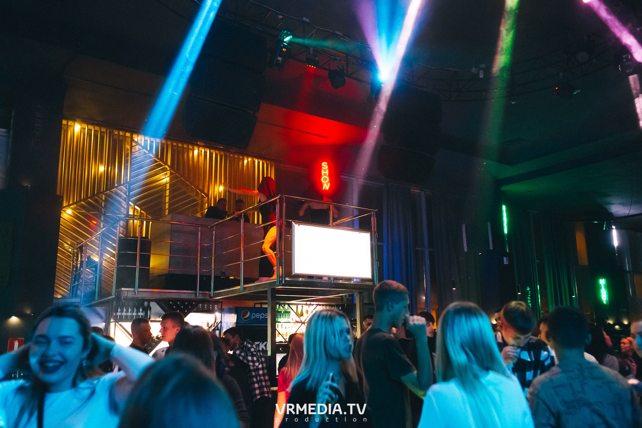 Выходные в баре «DOSKI»