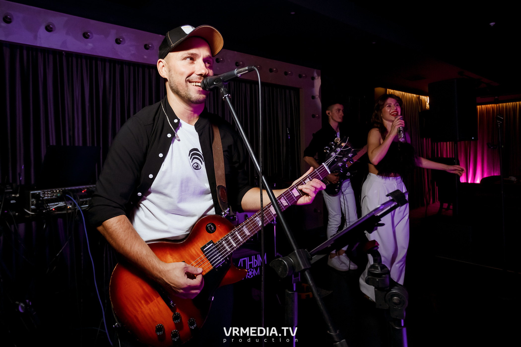 Выходные в караоке-баре «Volna»