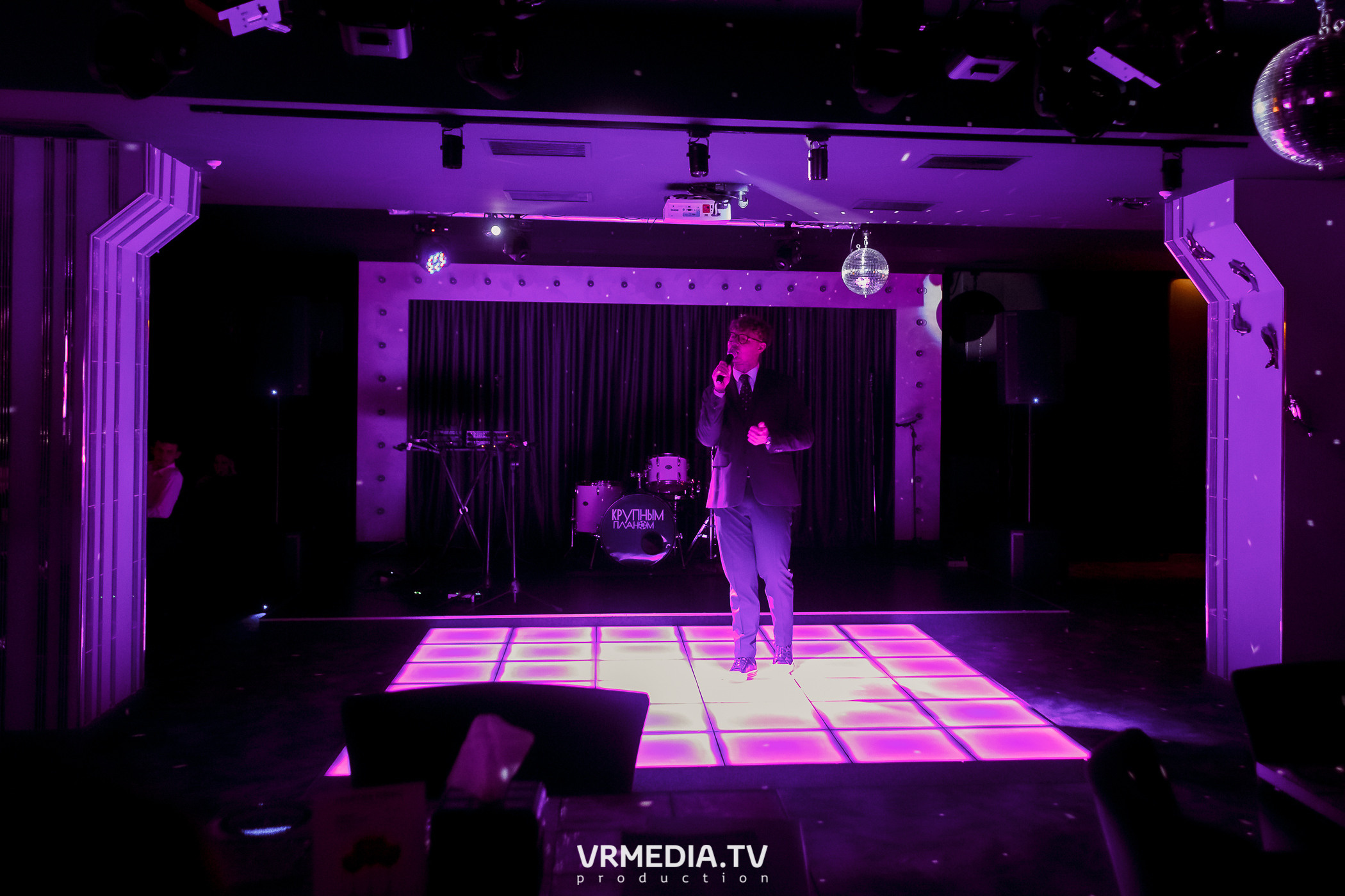 Выходные в караоке-баре «Volna»