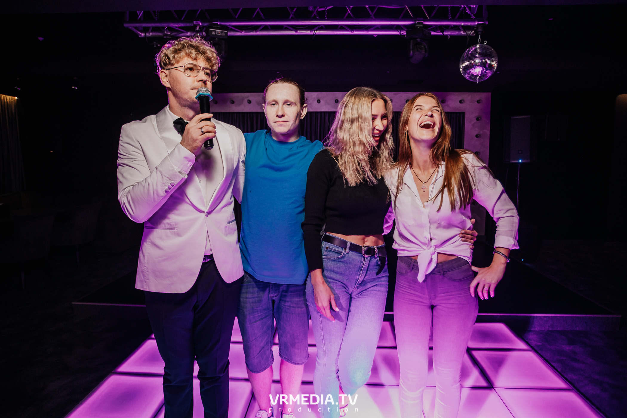 Выходные в караоке-баре «Volna»