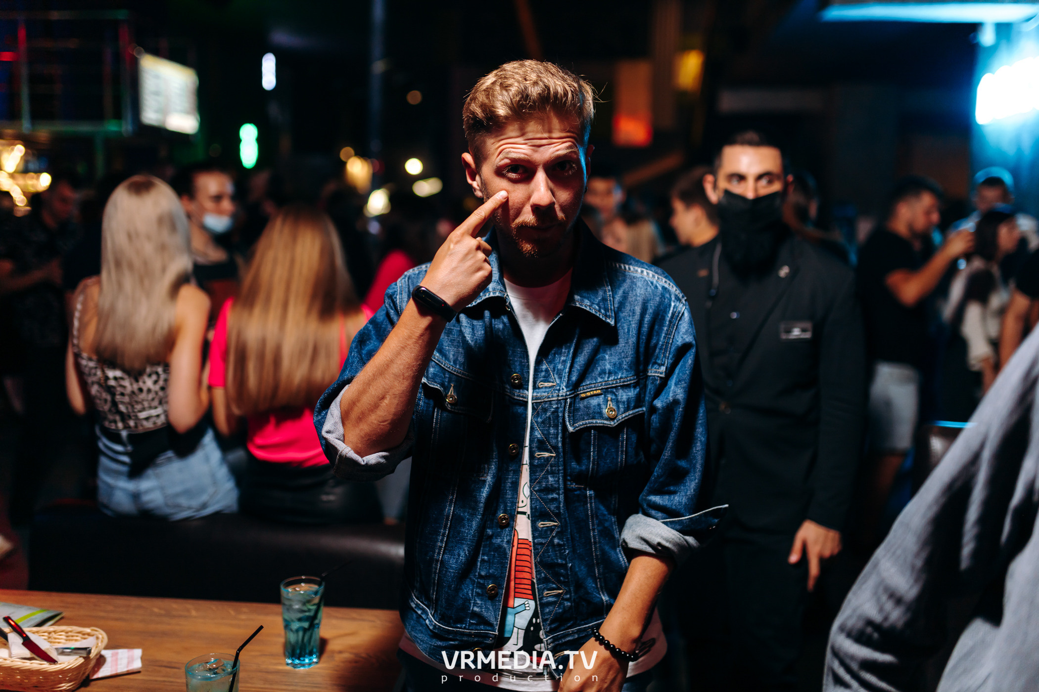 Выходные в баре «DOSKI»