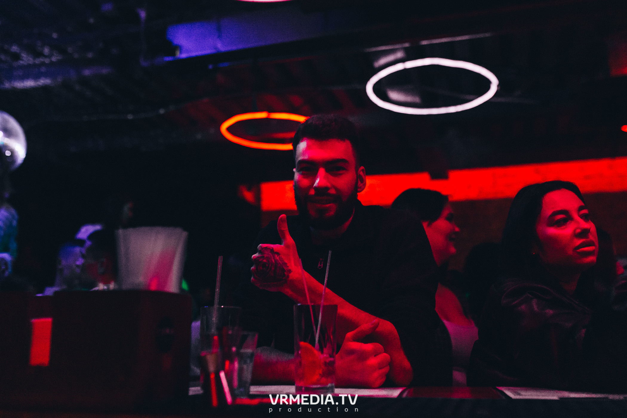 Выходные в баре «Хука Хаус»