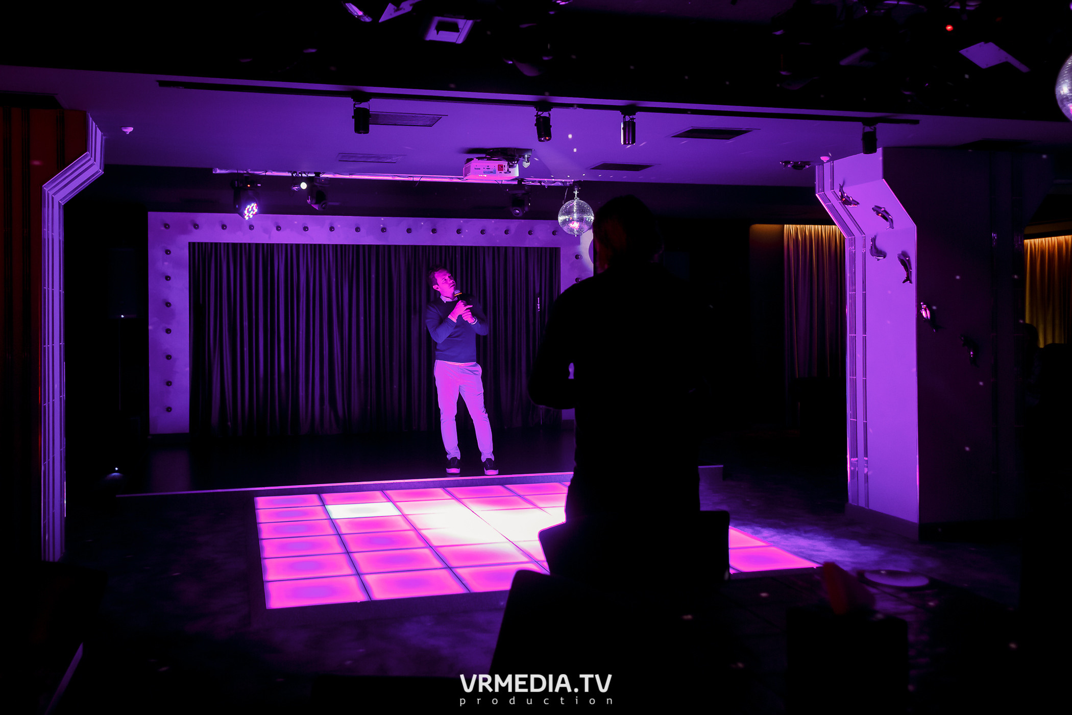 Выходные в караоке-баре «Volna»