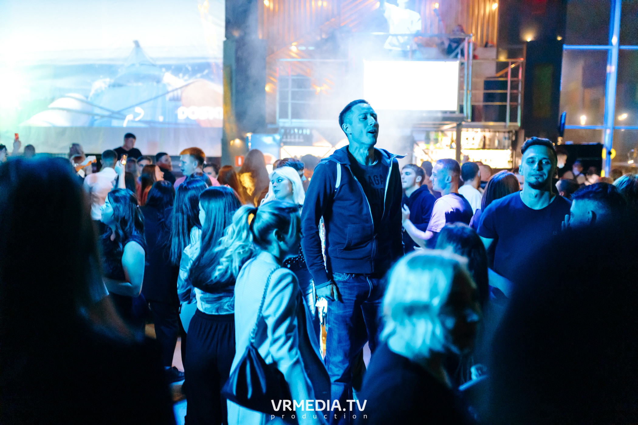 Выходные в баре «DOSKI»