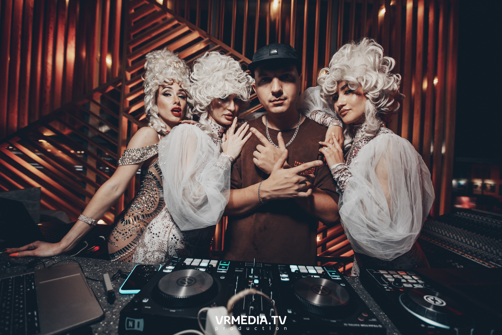 Выходные в баре «DOSKI»