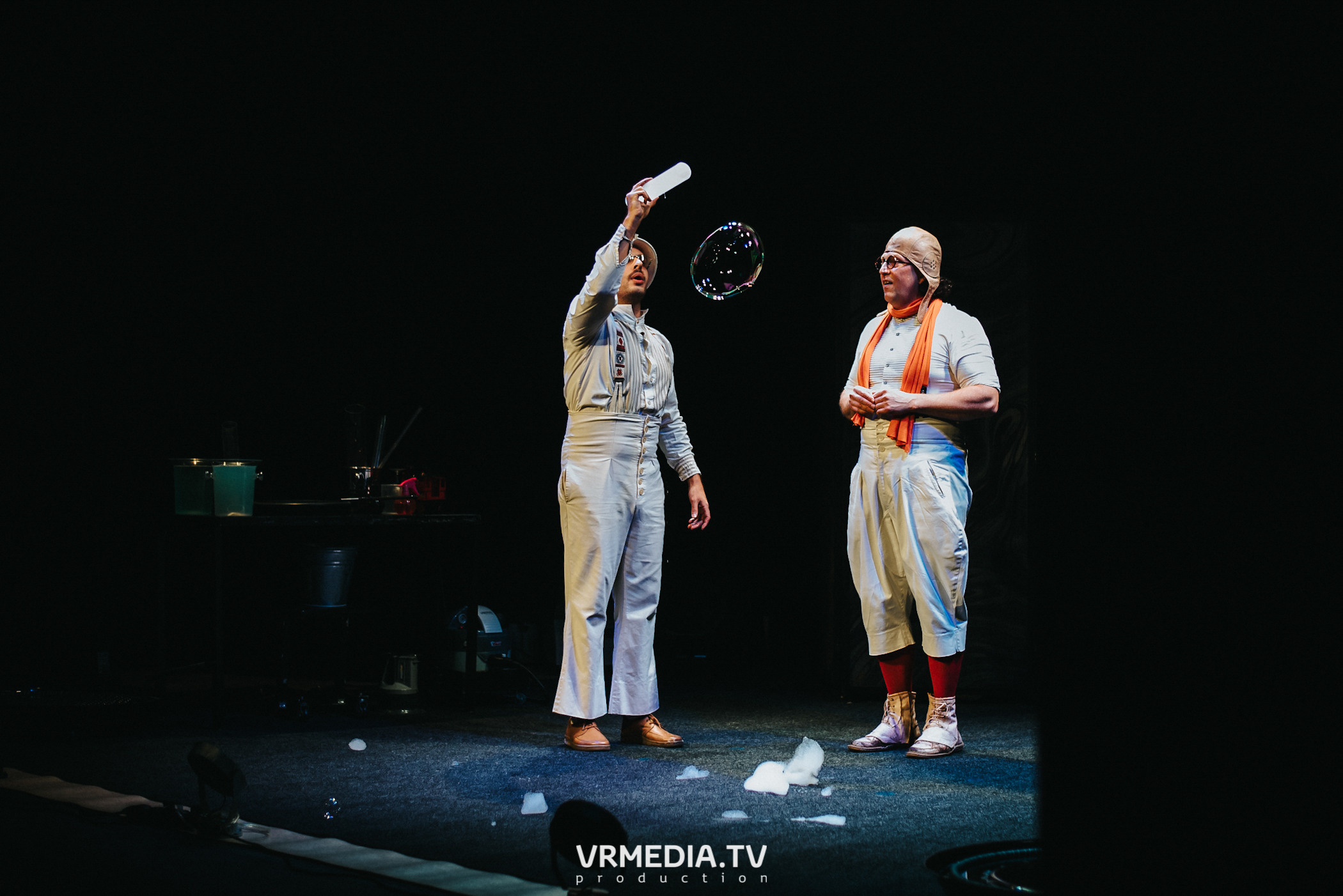 Шоу мыльных пузырей CLINK