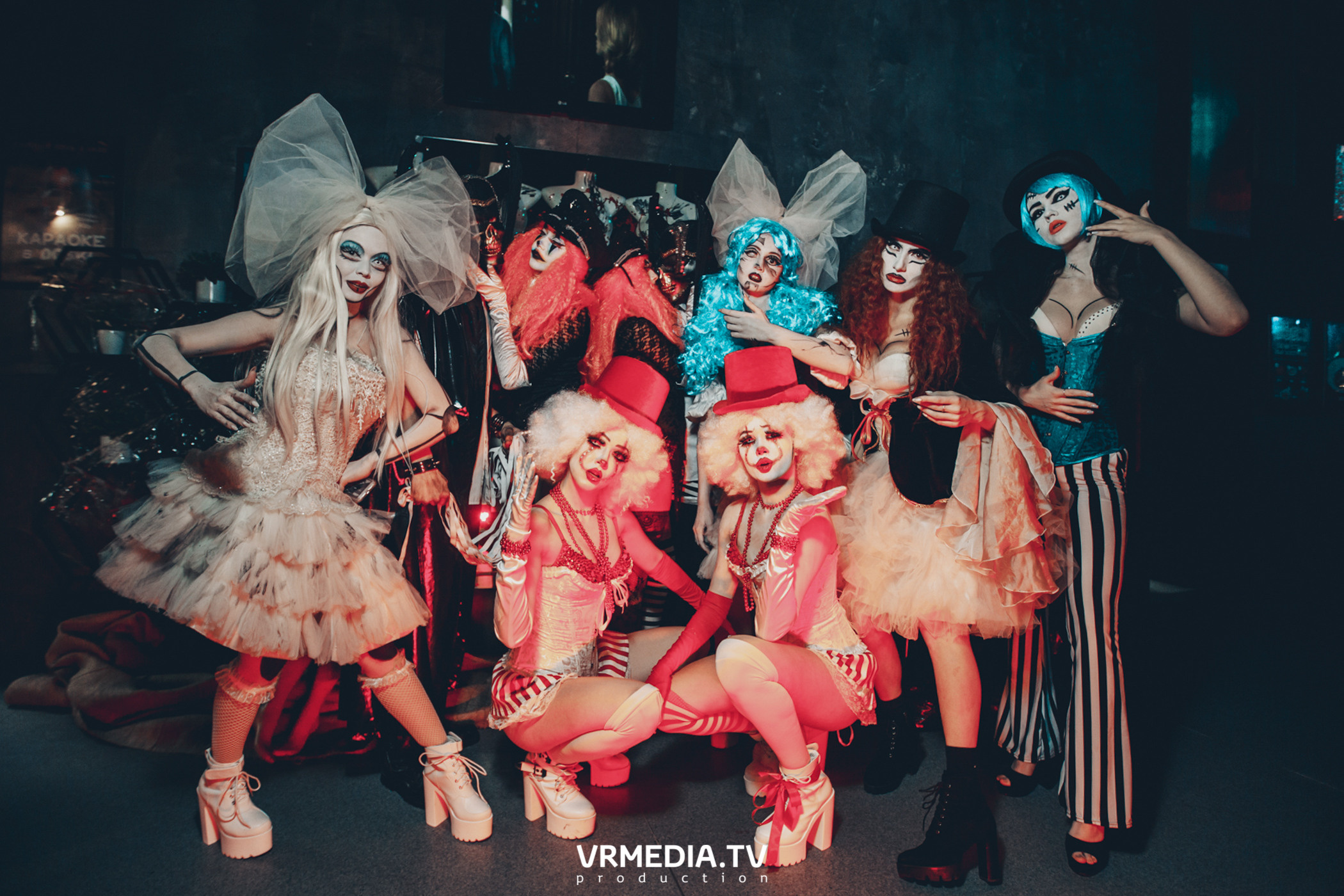 Театр мёртвых кукол в баре «DOSKI»