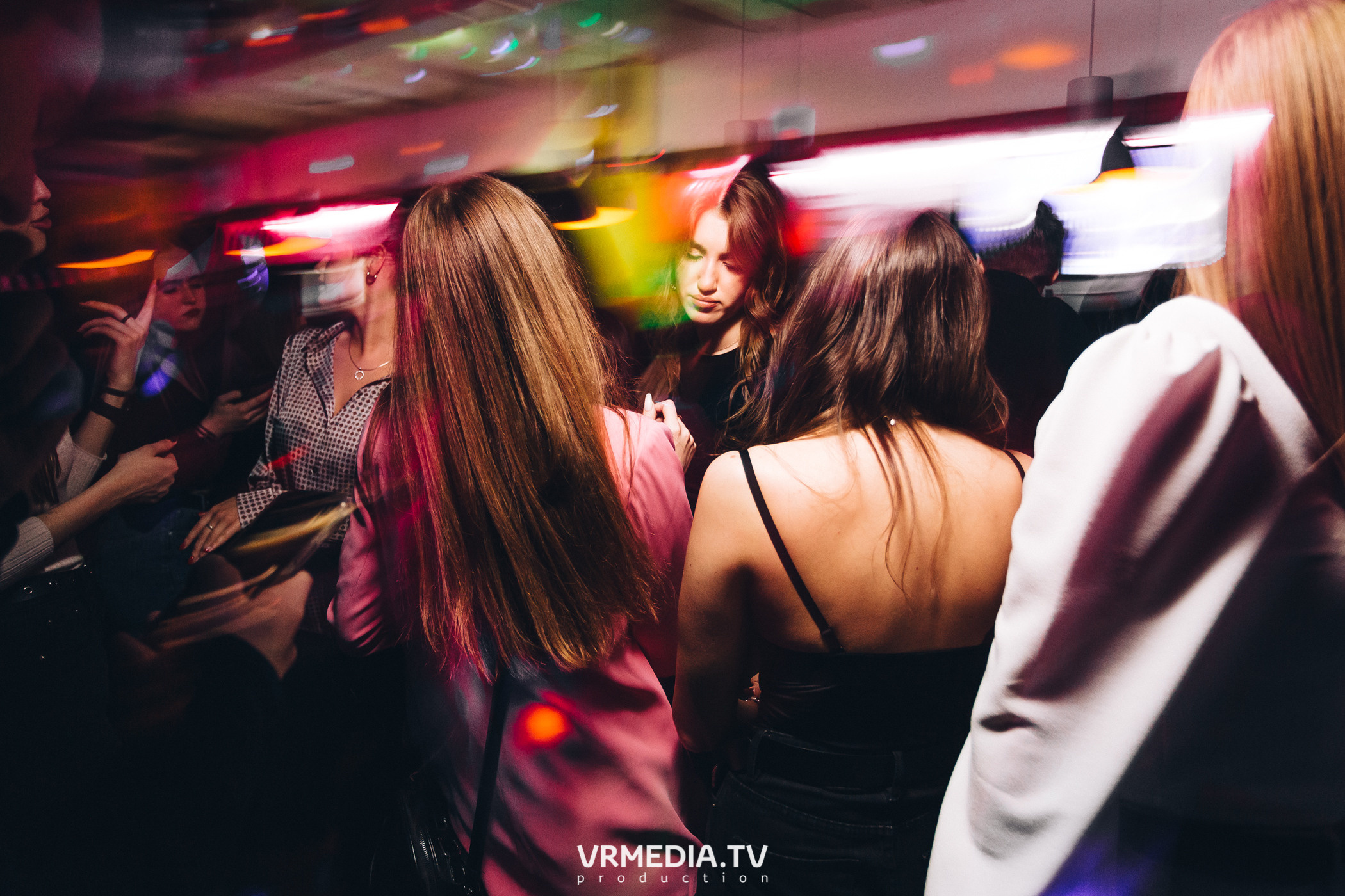 Выходные в баре «Cosmo»