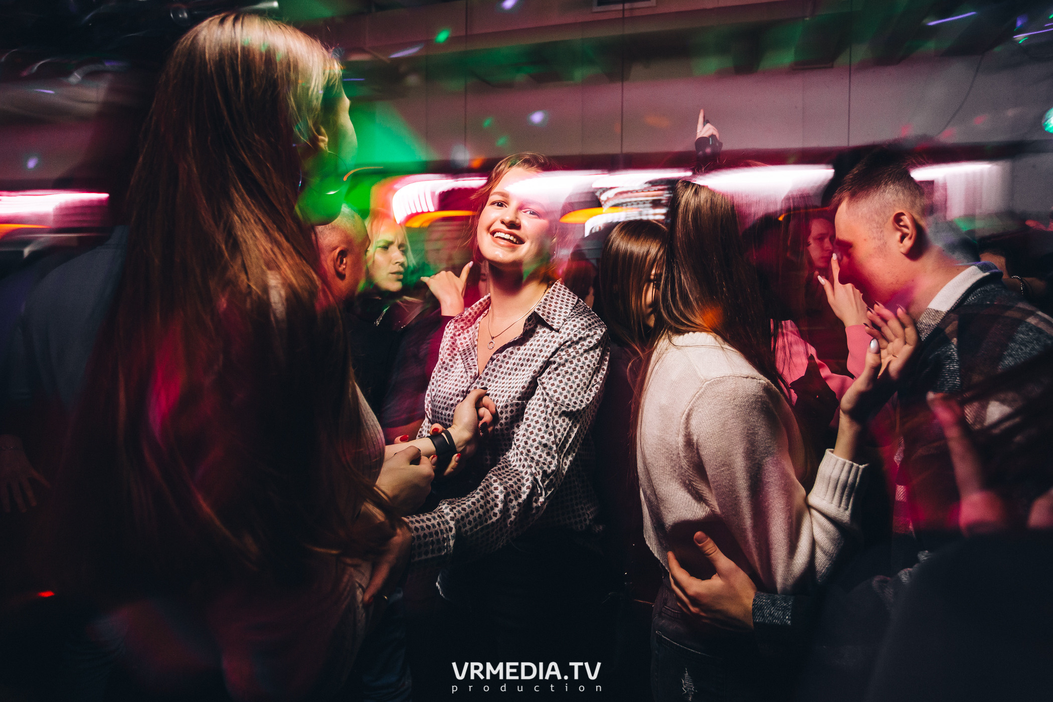 Выходные в баре «Cosmo»