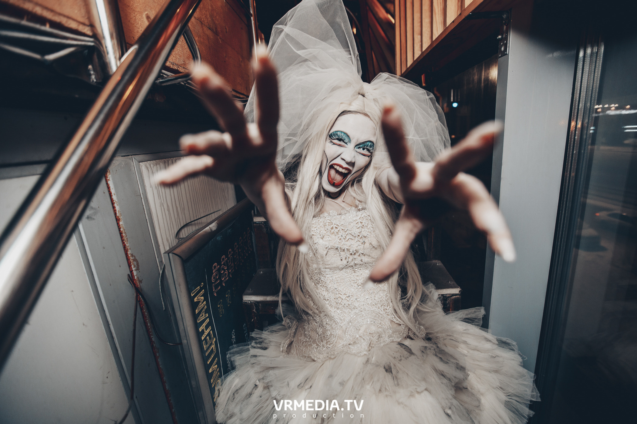 Театр мёртвых кукол в баре «DOSKI»