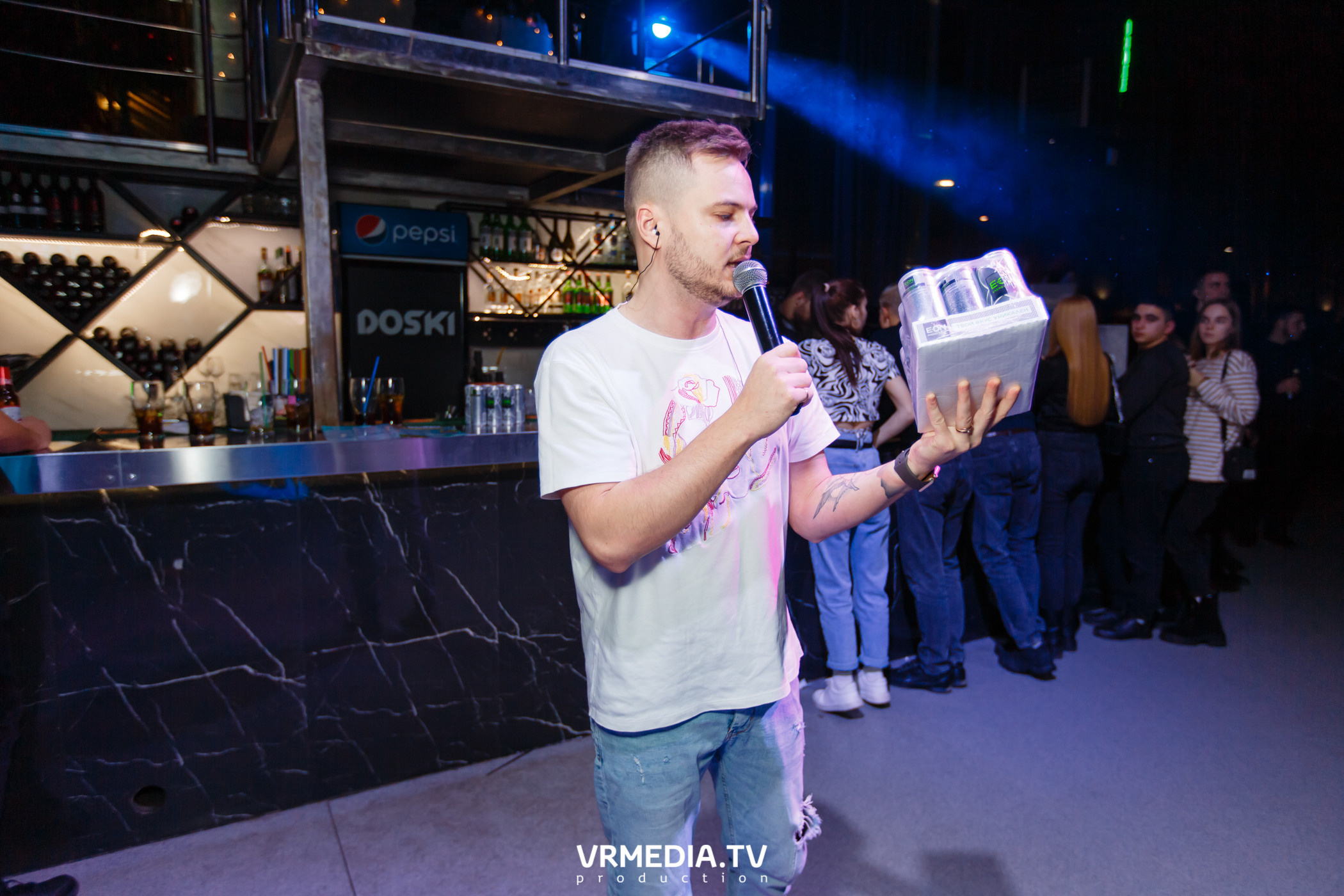 Выходные в баре «DOSKI»