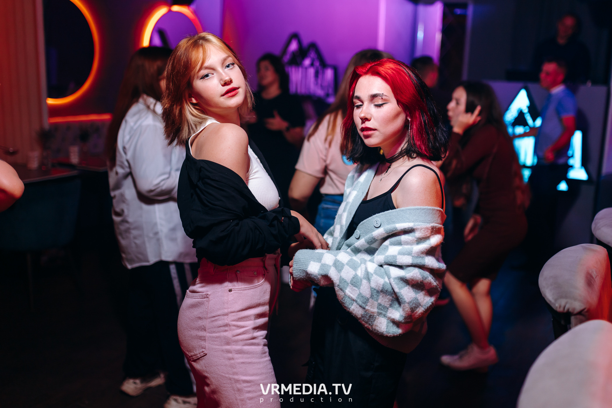 Ночь Безумного Бармена в Lounge Voice Hall «Familia»