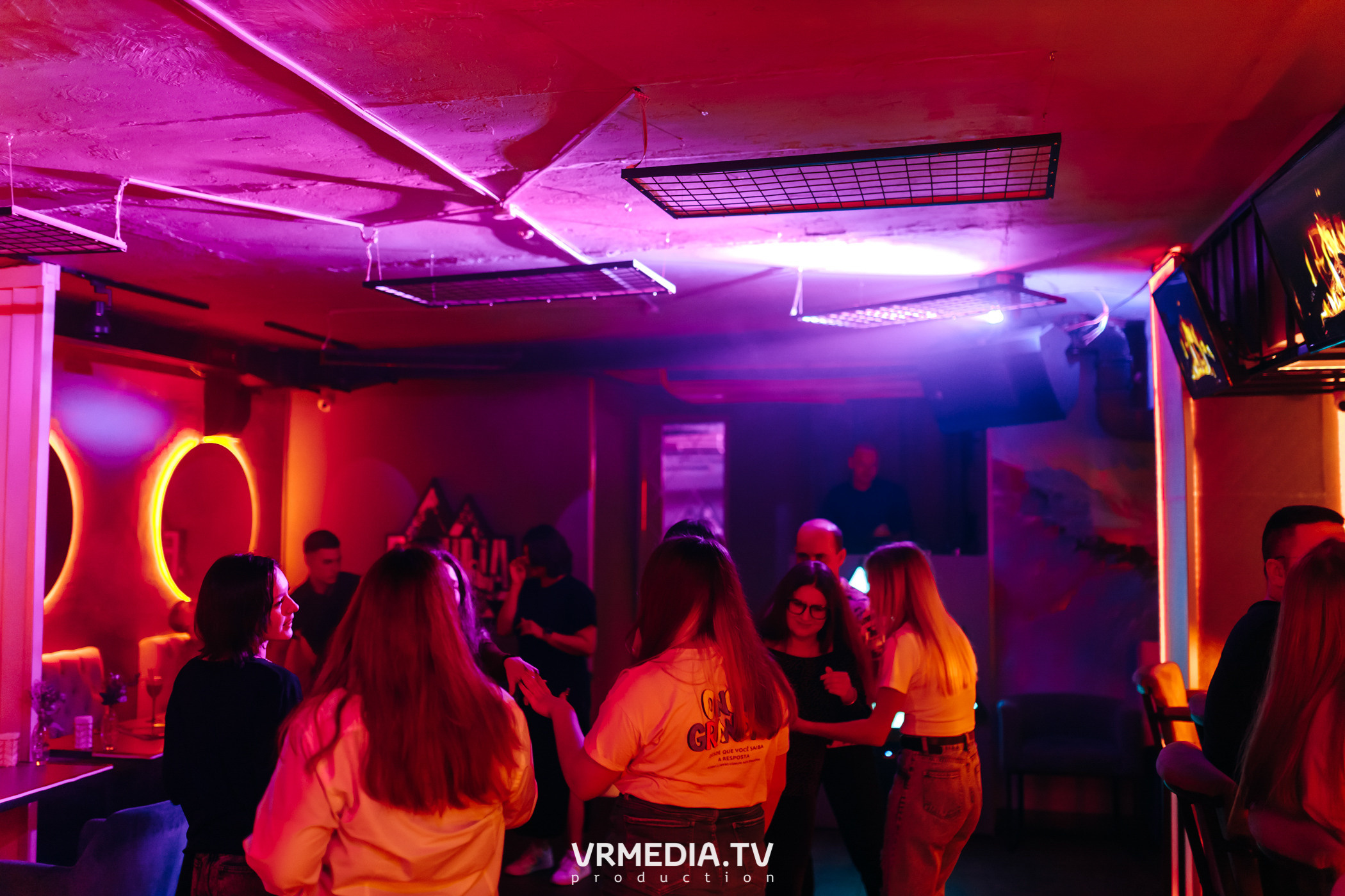 Ночь Безумного Бармена в Lounge Voice Hall «Familia»