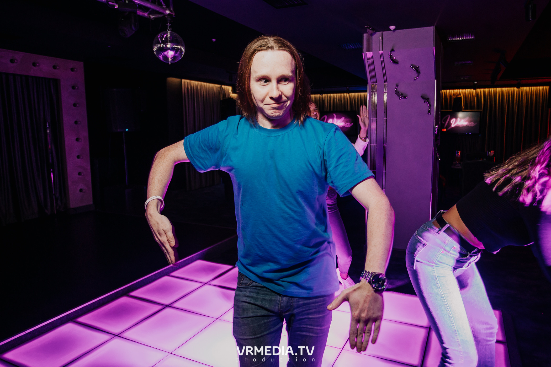 Выходные в караоке-баре «Volna»