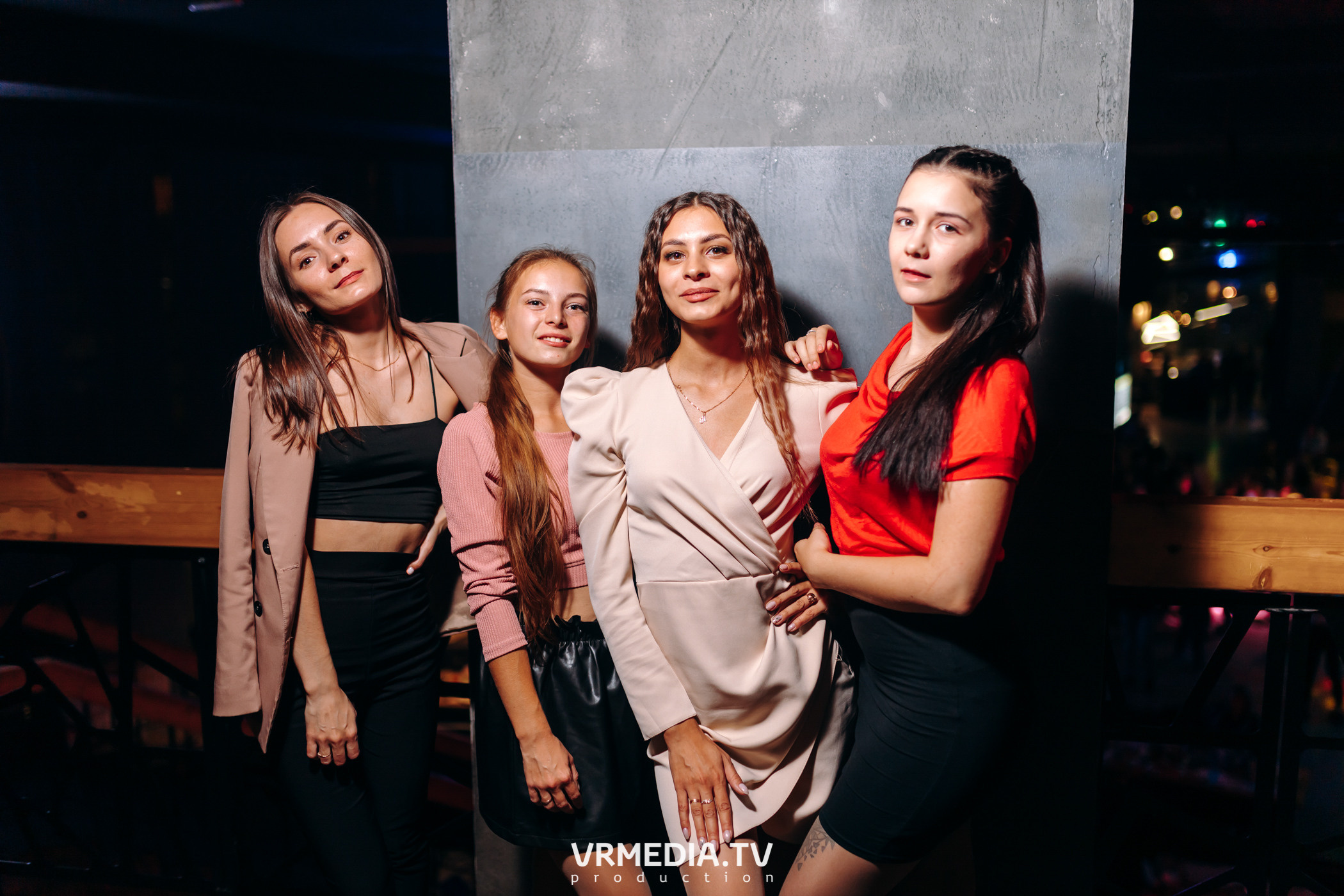 Выходные в баре «DOSKI»