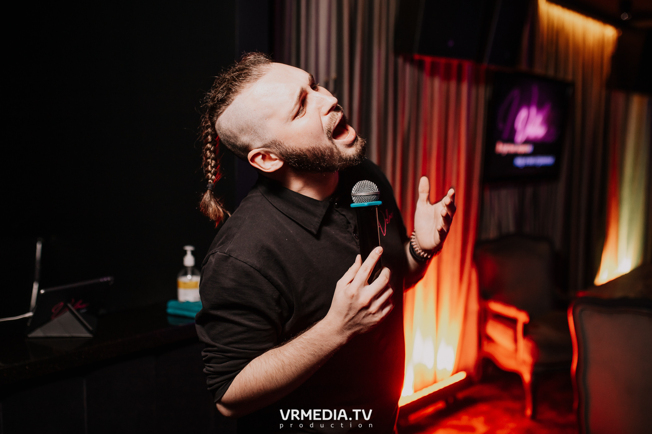 Выходные в караоке-баре «Volna»