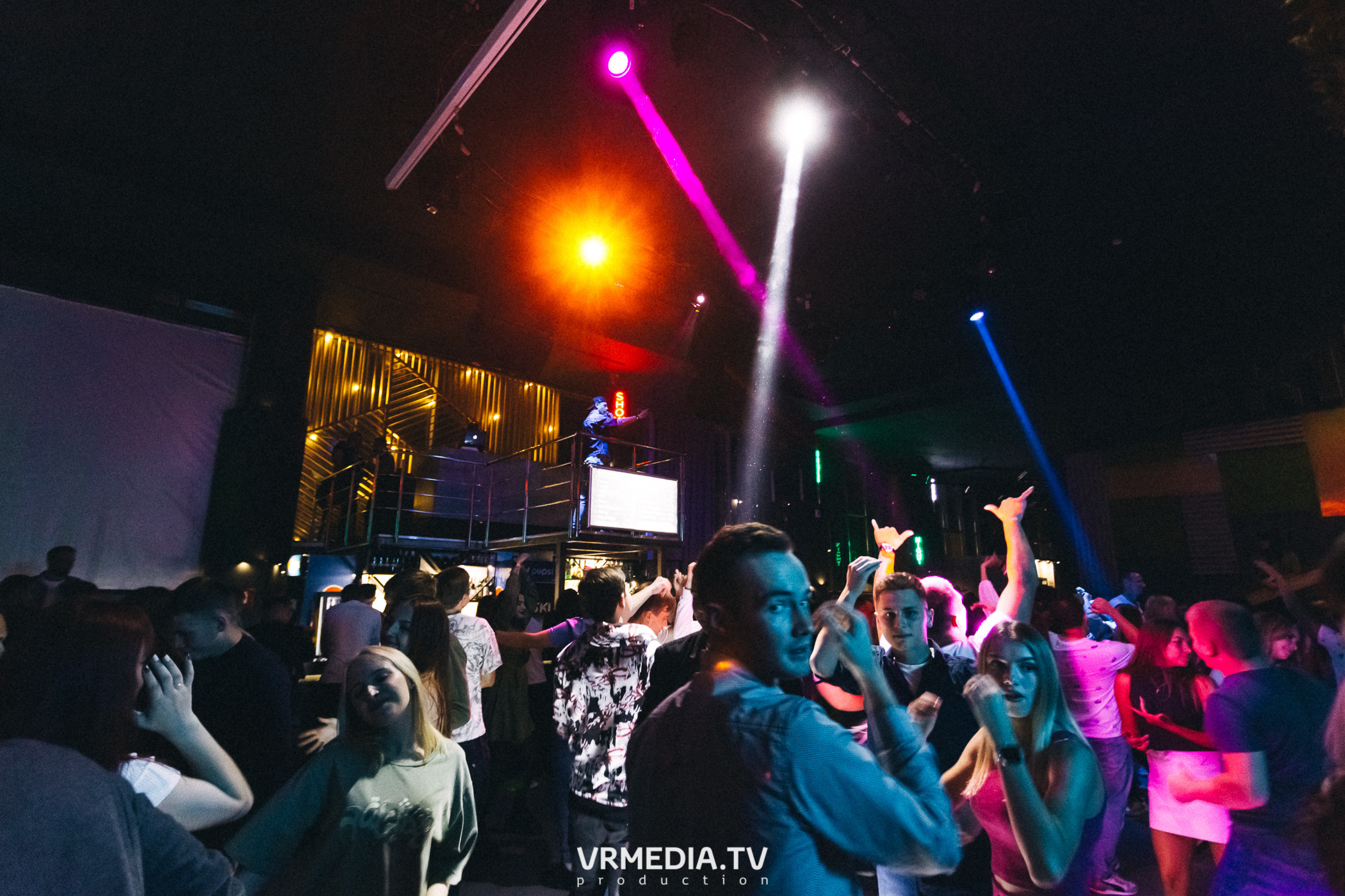 Выходные в баре «DOSKI»