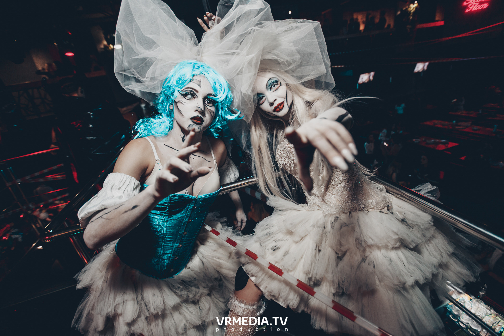 Театр мёртвых кукол в баре «DOSKI»