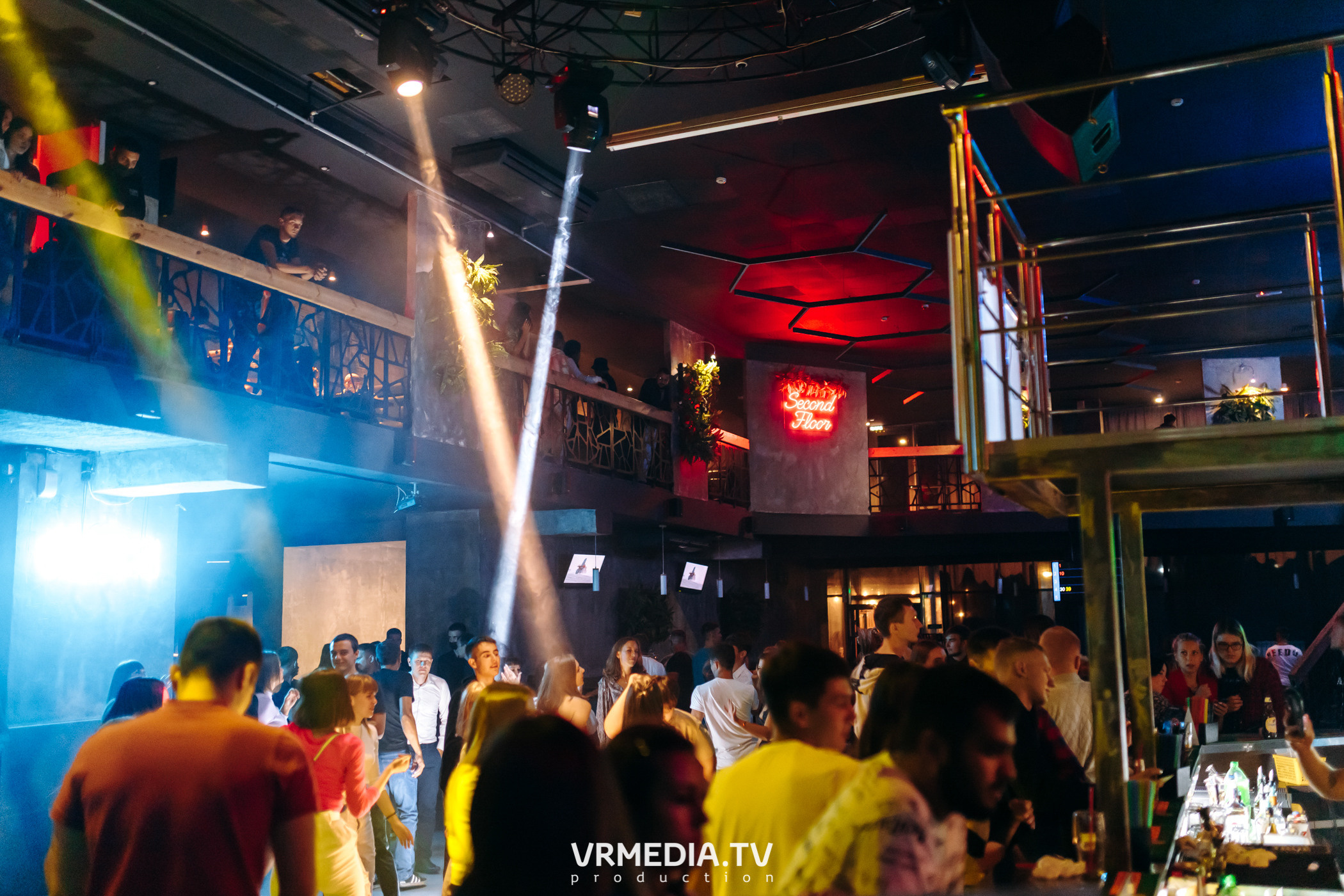 Выходные в баре «DOSKI»