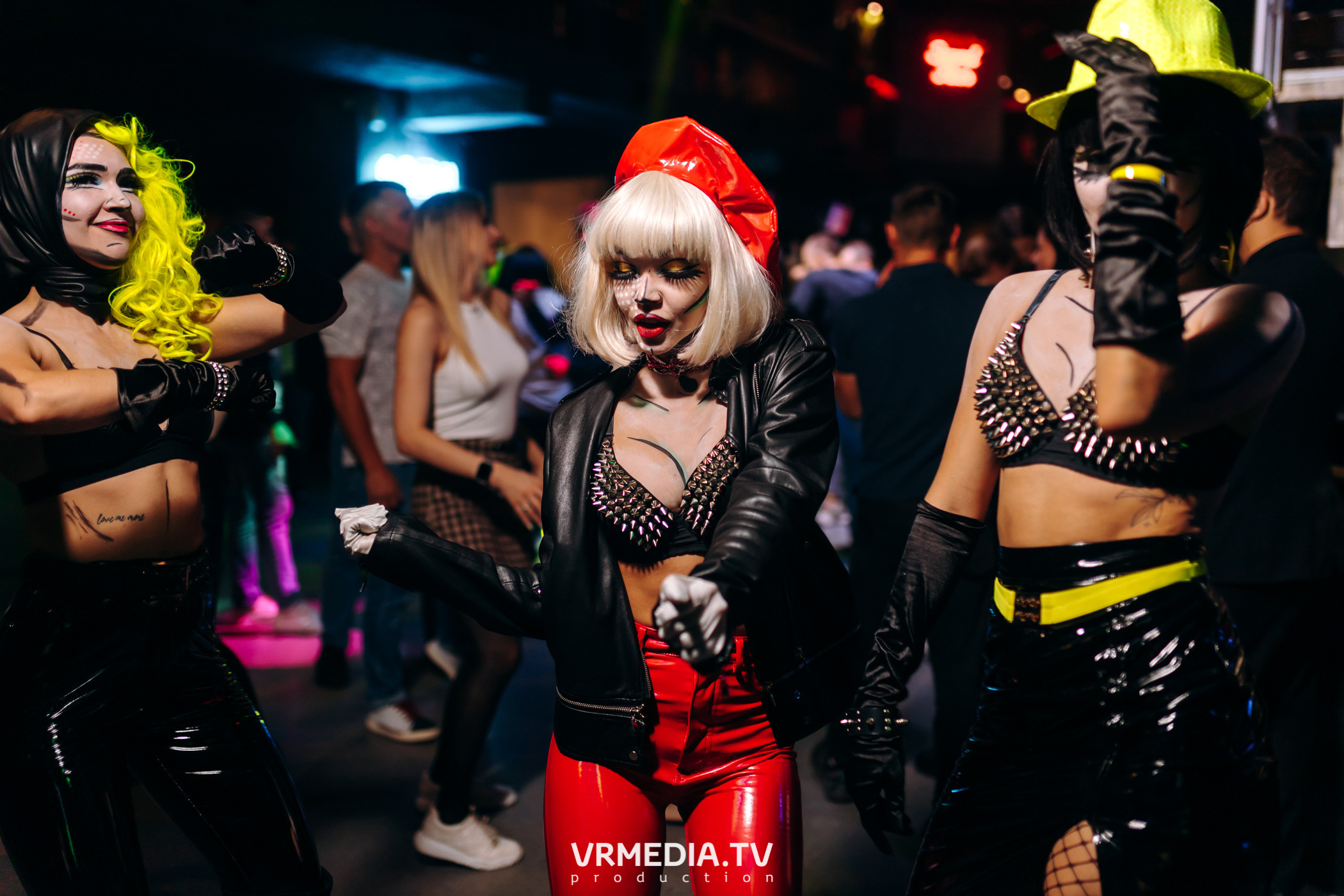 Выходные в баре «DOSKI»