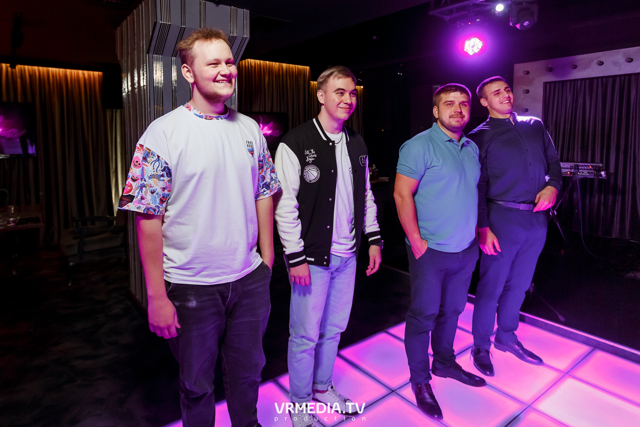 Выходные в караоке-баре «Volna»