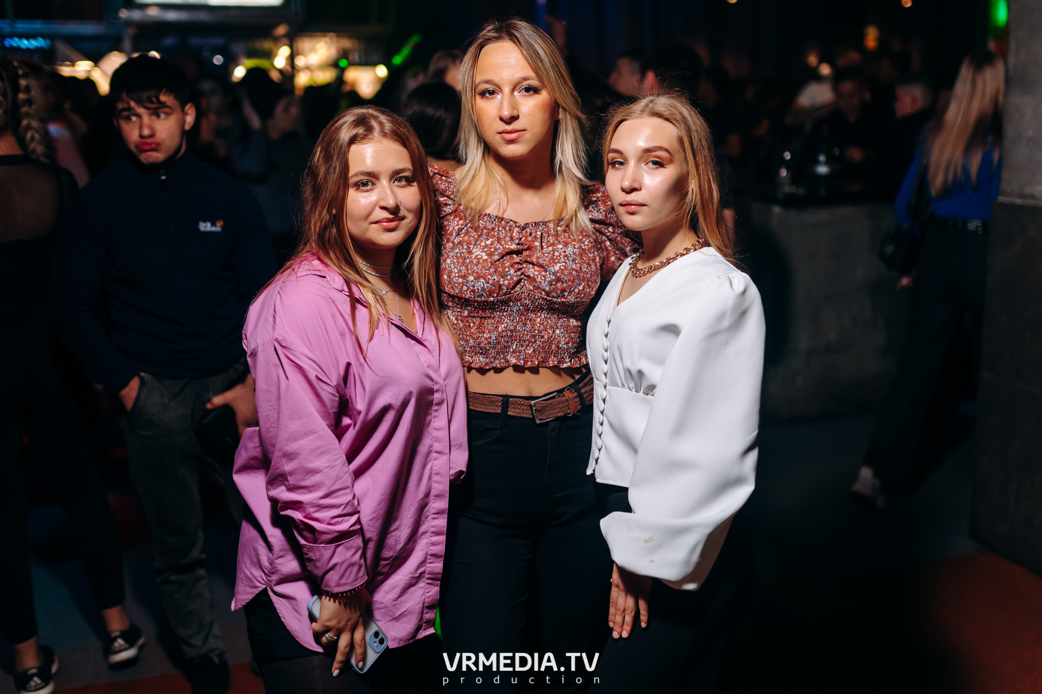 Выходные в баре «DOSKI»