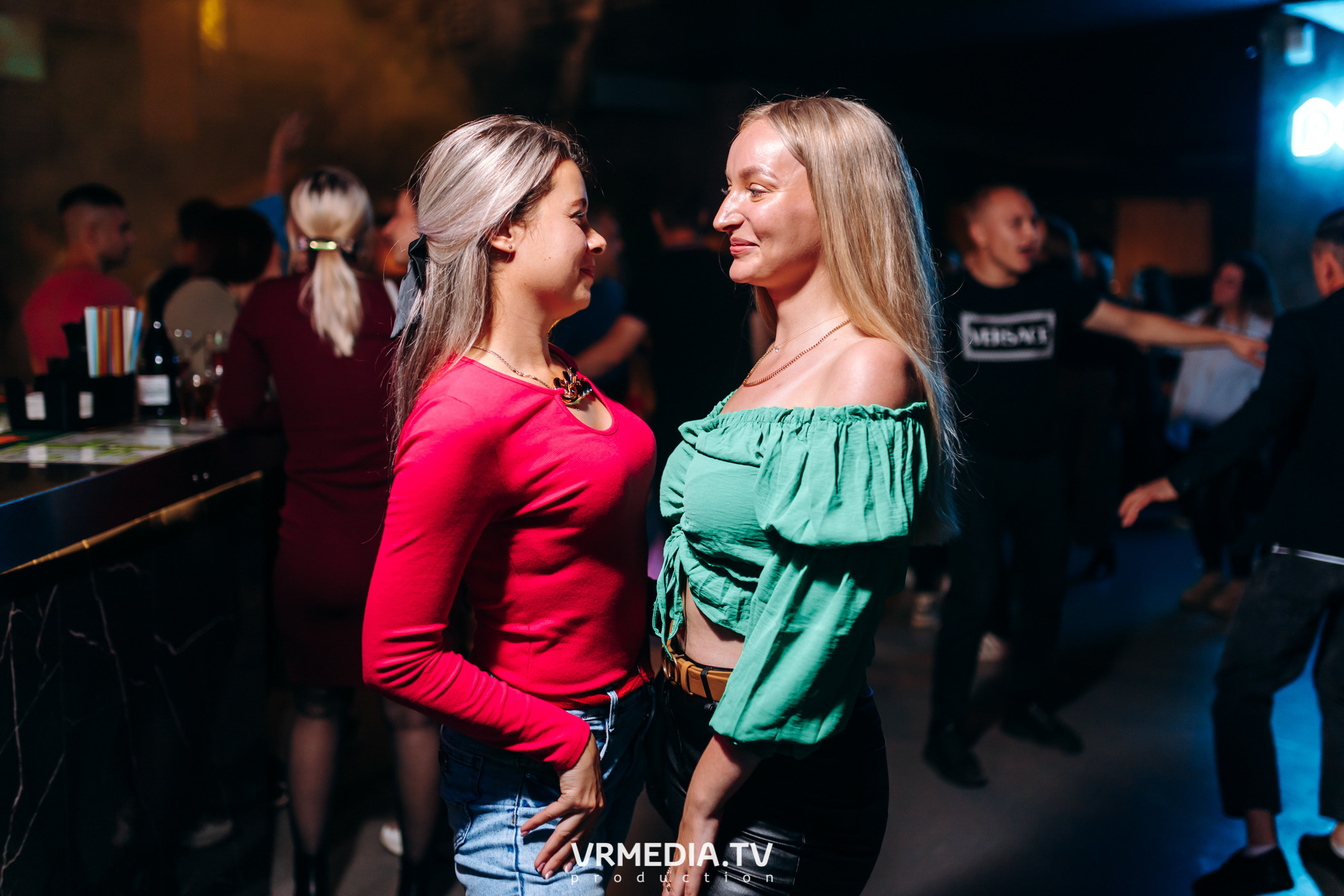 Выходные в баре «DOSKI»