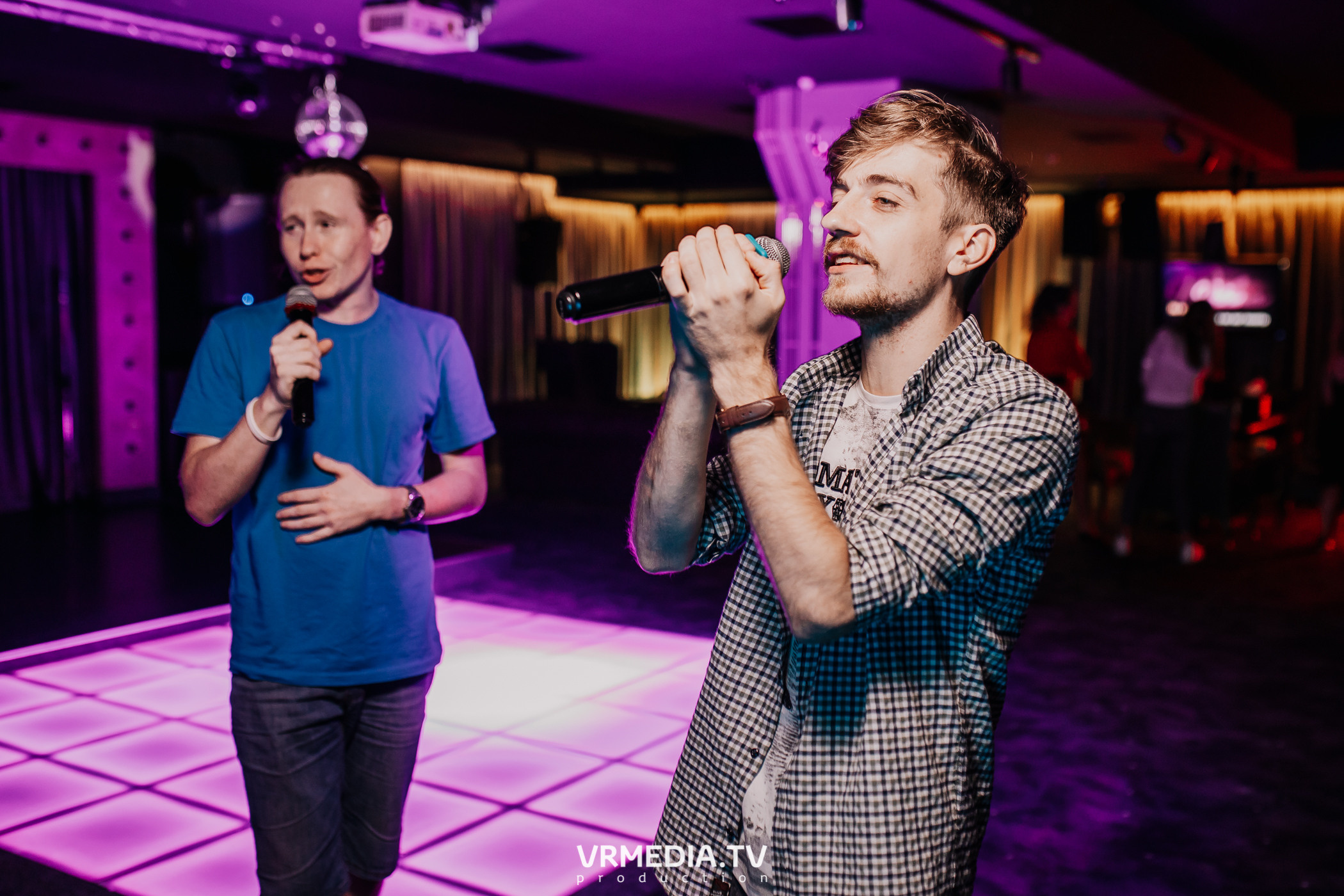 Выходные в караоке-баре «Volna»