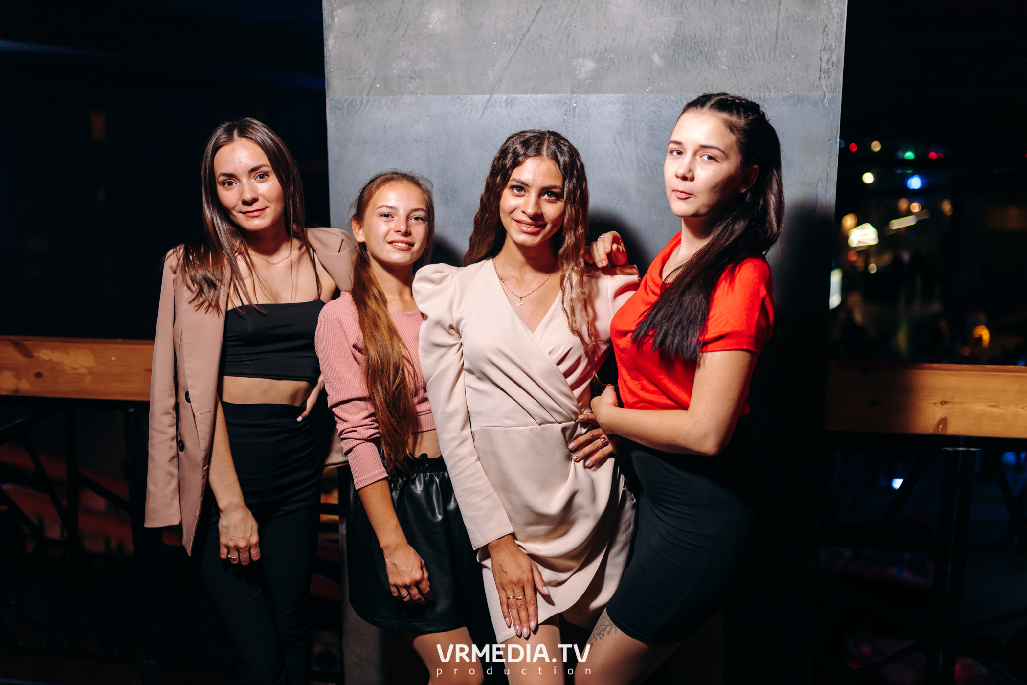 Выходные в баре «DOSKI»