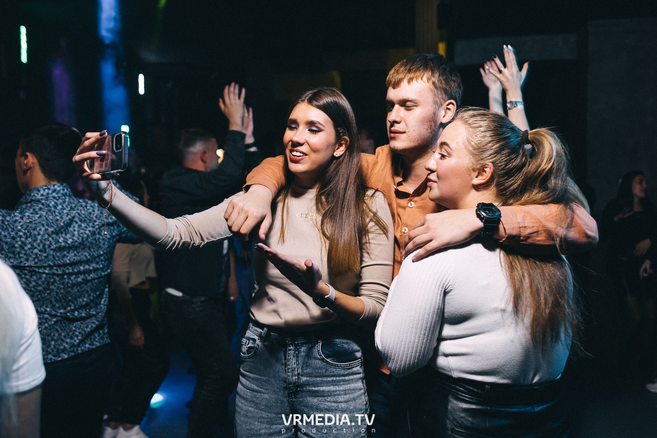 Выходные в баре «DOSKI»