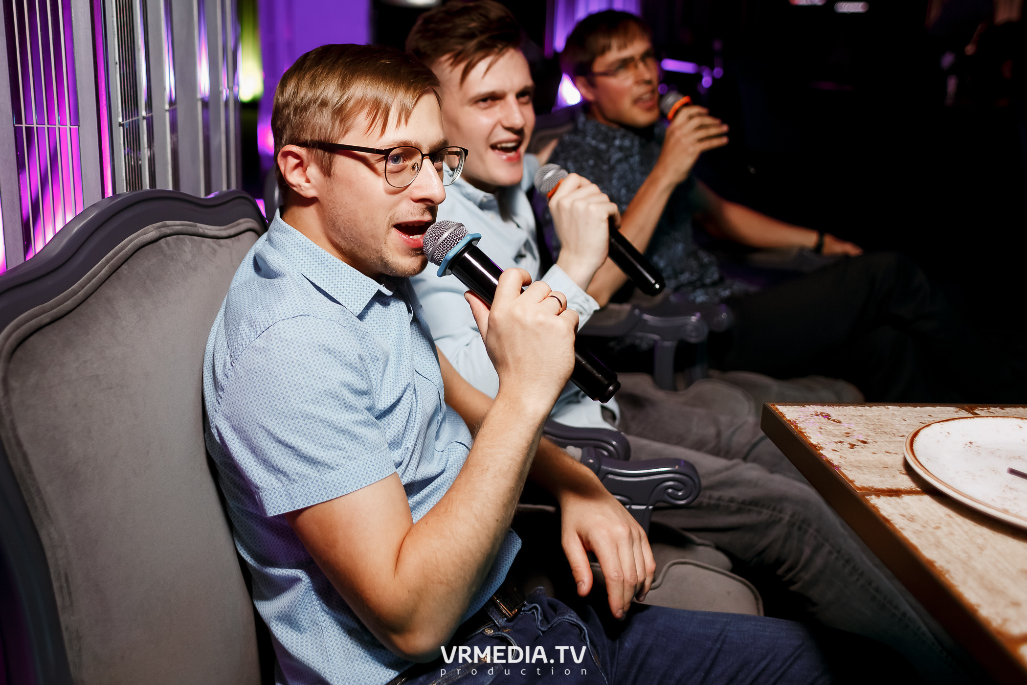 Выходные в караоке-баре «Volna»