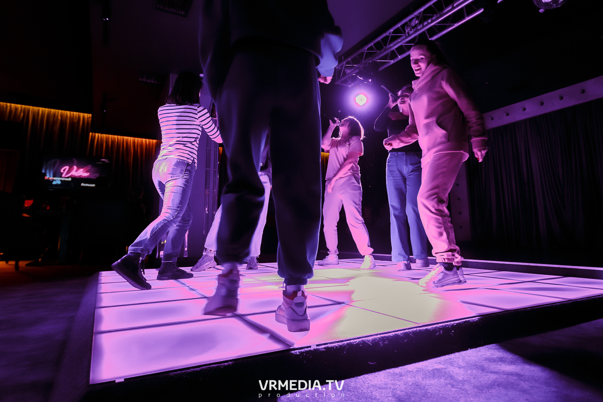 Выходные в караоке-баре «Volna»