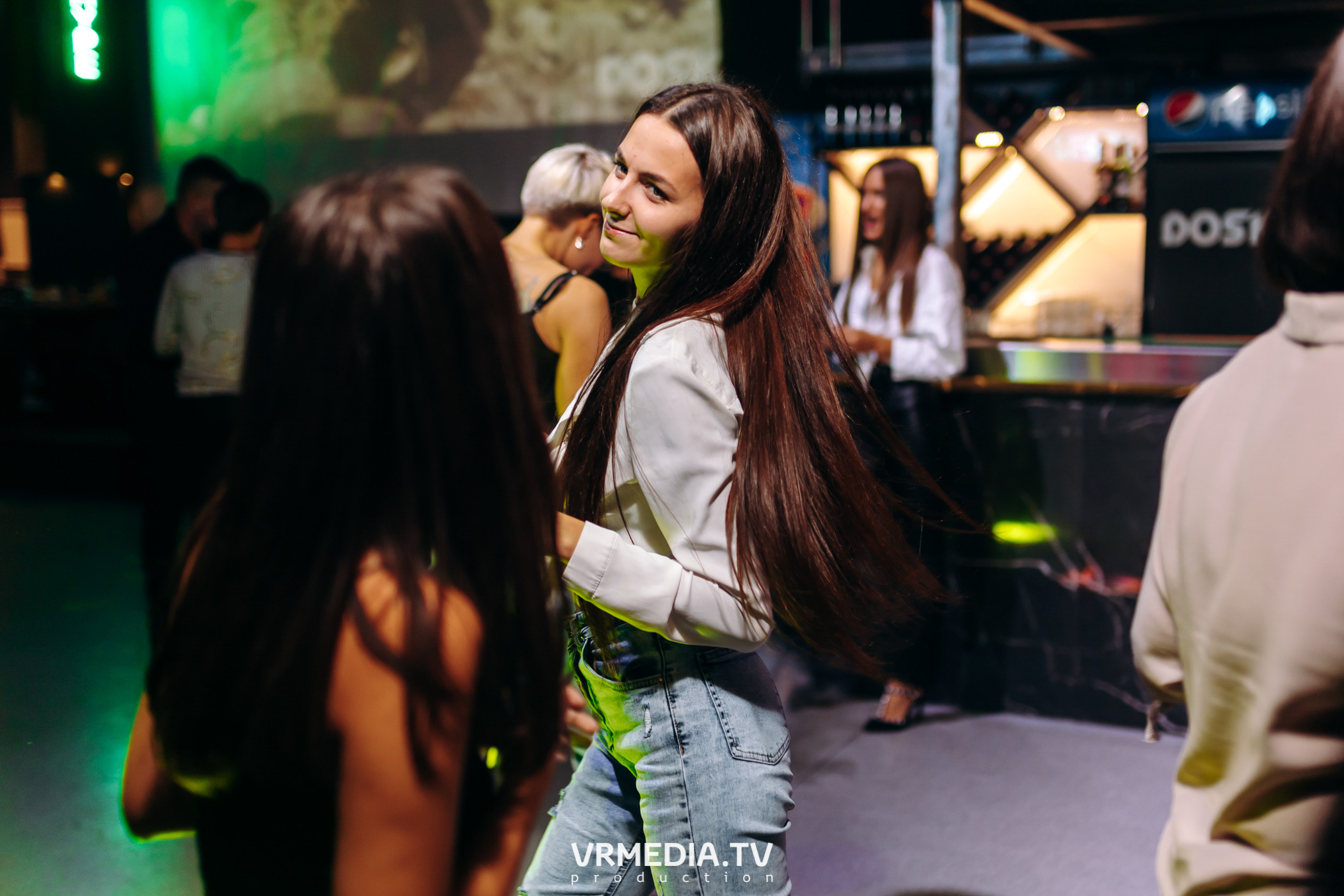 Выходные в баре «DOSKI»