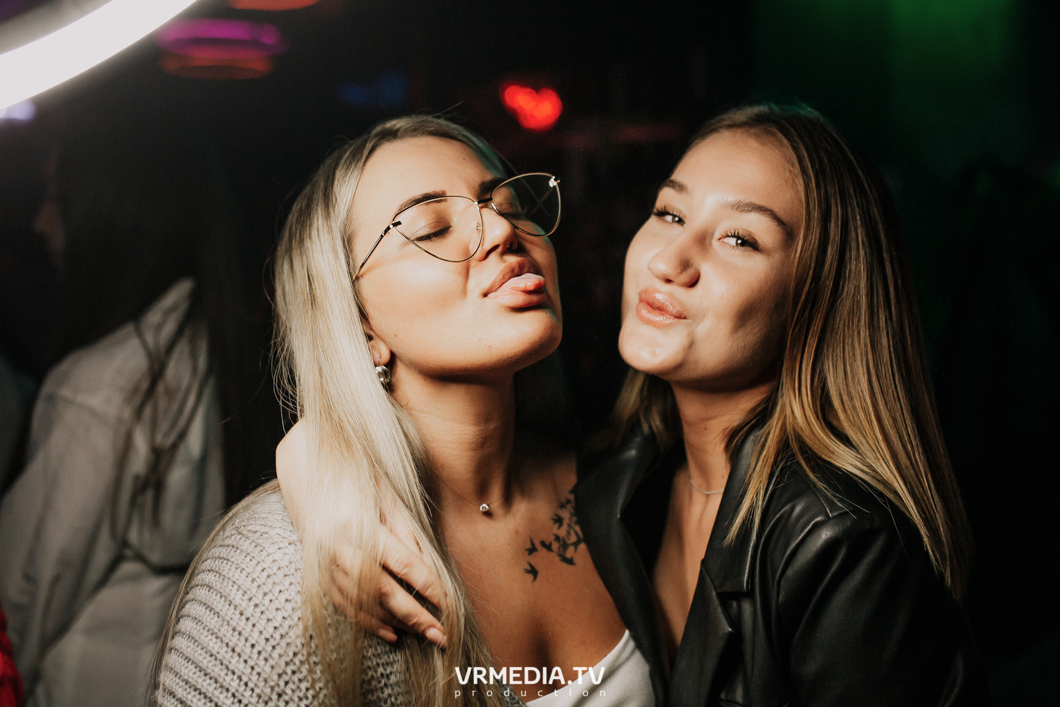 Выходные в баре «Хука Хаус»