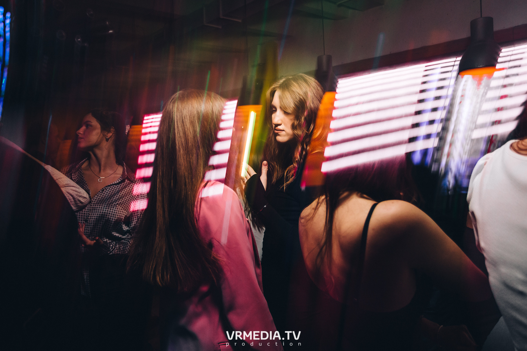 Выходные в баре «Cosmo»