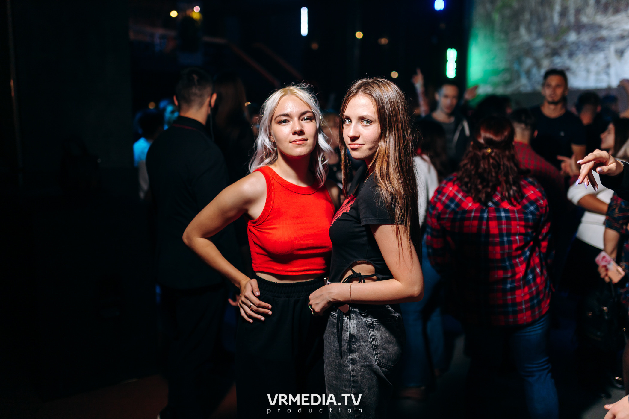 Выходные в баре «DOSKI»