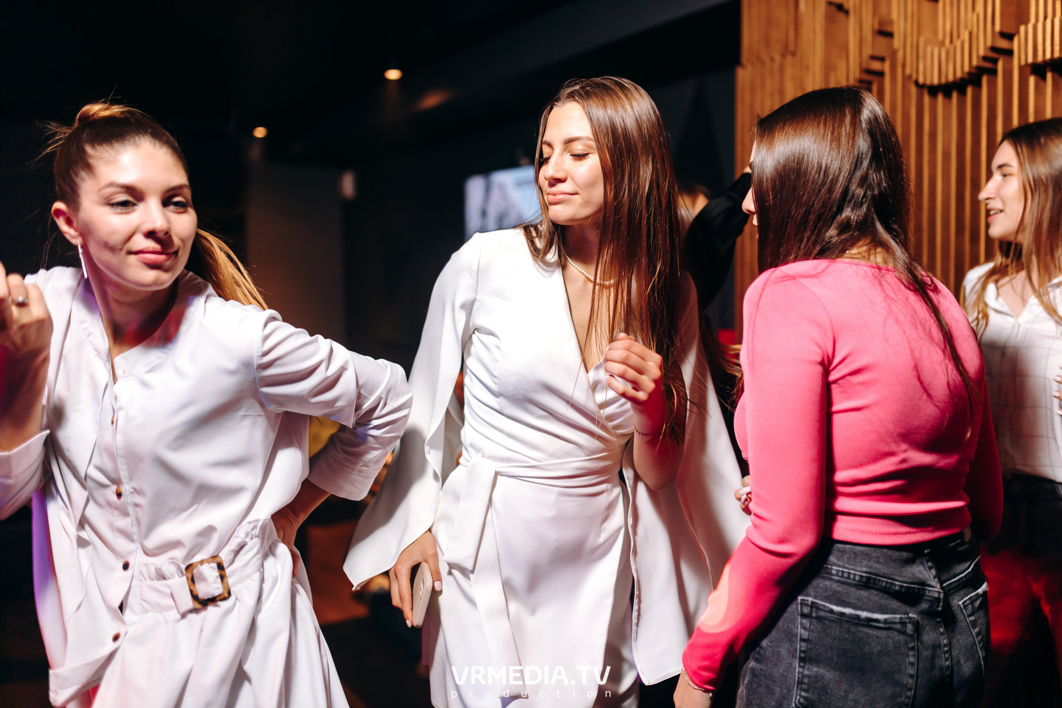 Выходные в баре «DOSKI»