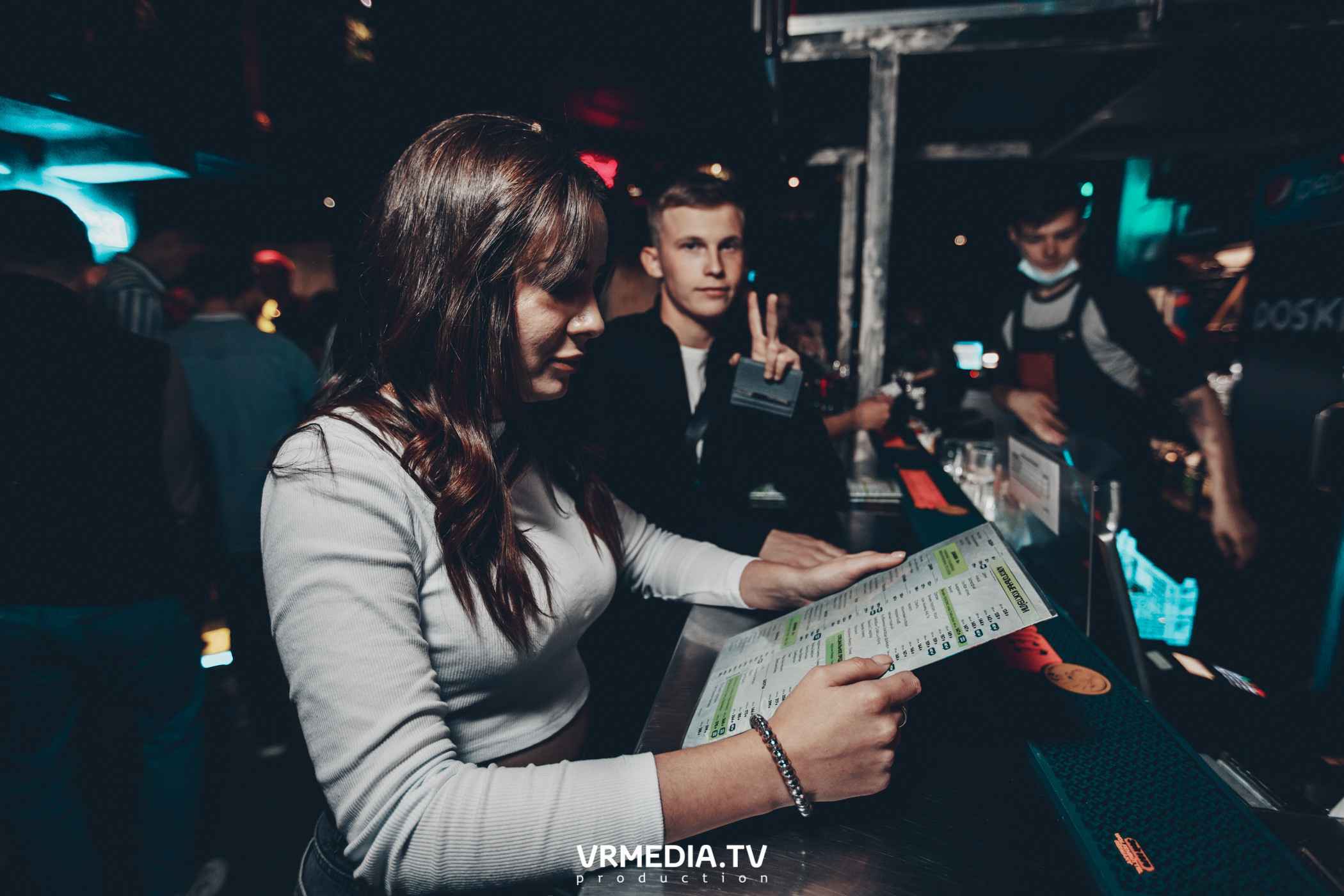 Выходные в баре «DOSKI»